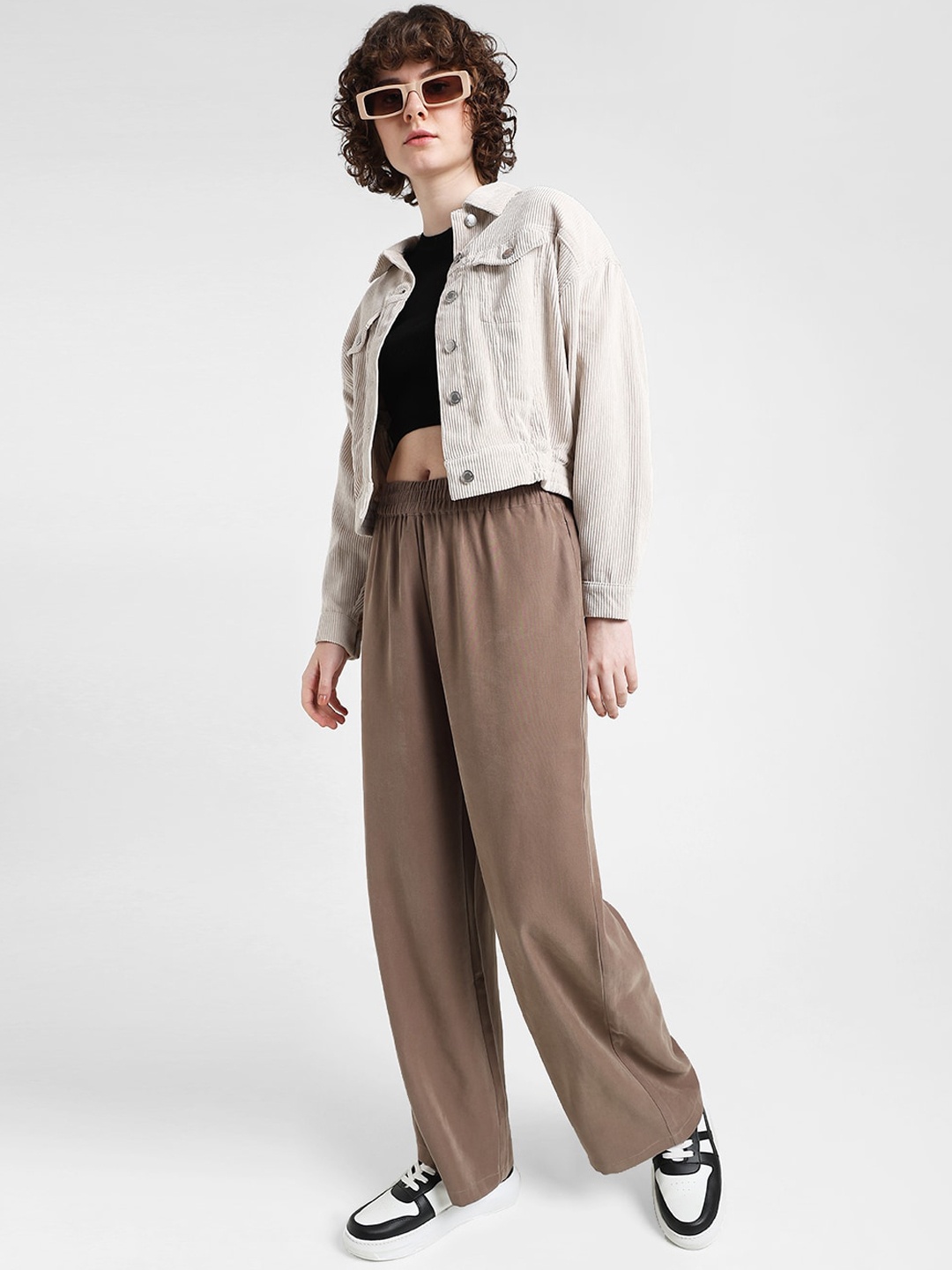 

ONLY Women Loose Fit High-Rise Parallel Trousers, Brown