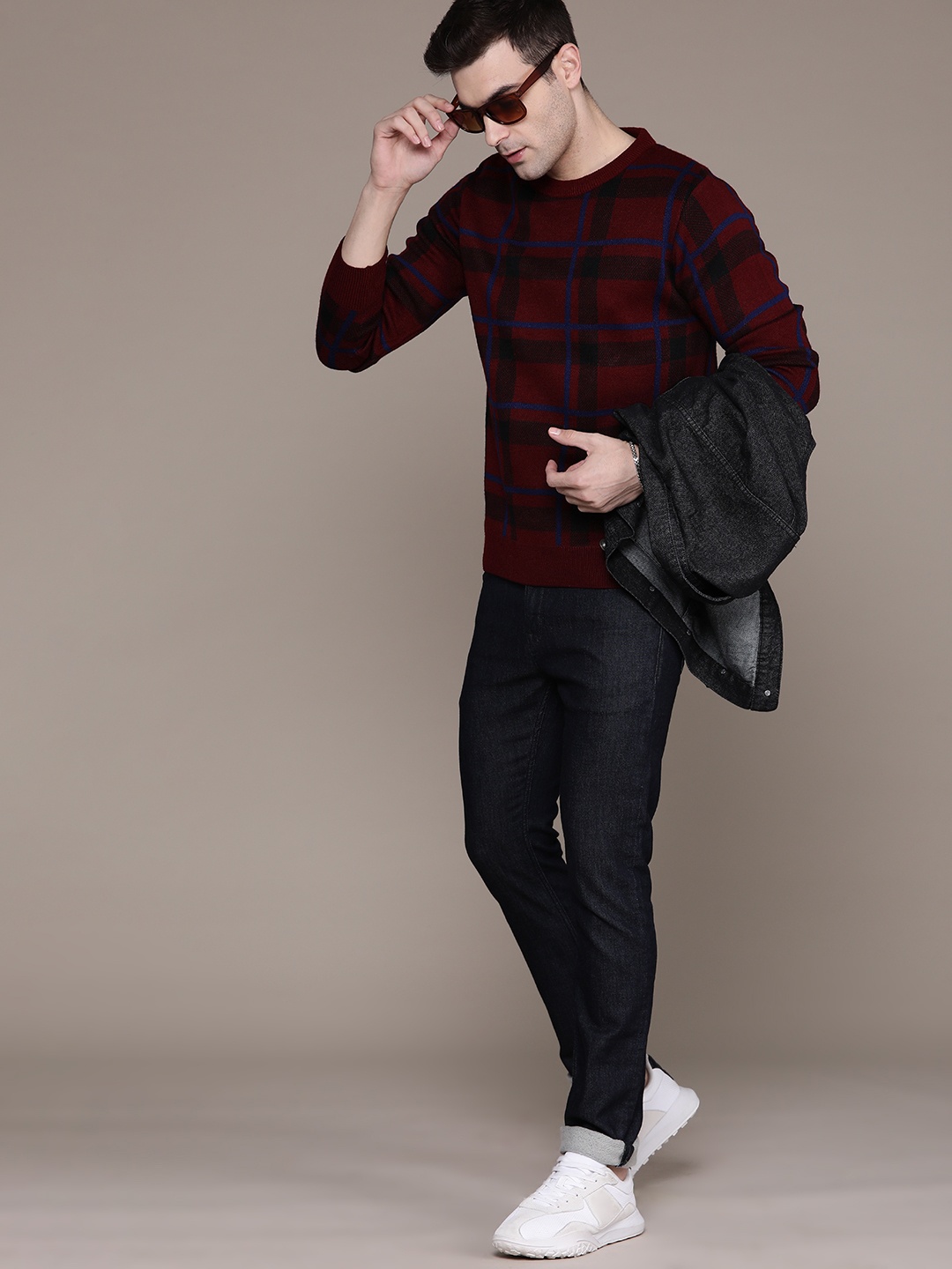 

Roadster Men Checked Pullover, Maroon