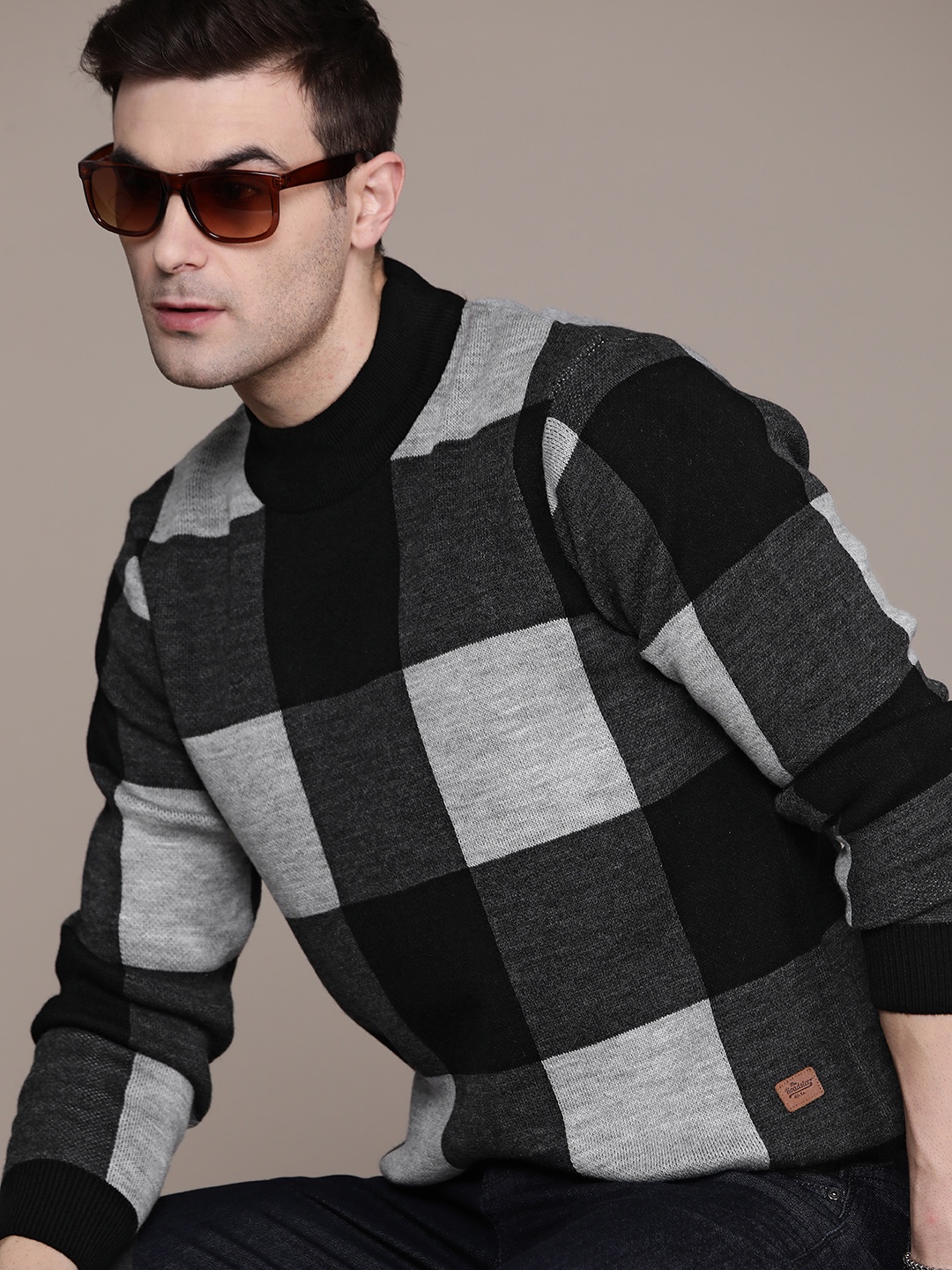 

Roadster Men Geometric Printed Pullover, Black