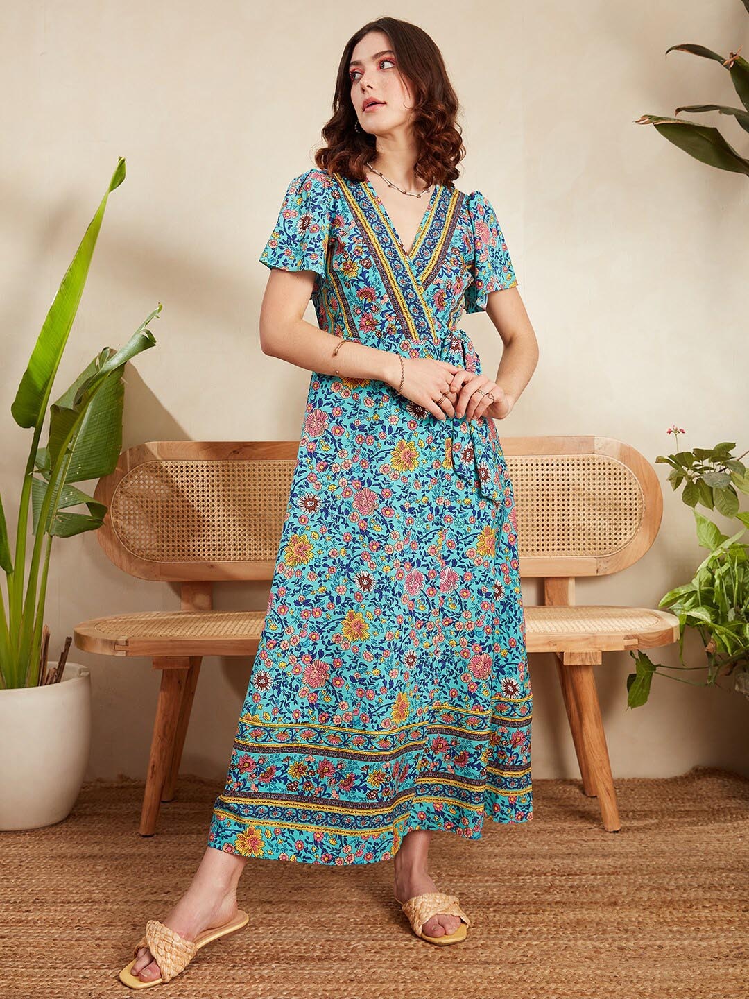 

Berrylush Blue Ethnic Motifs Printed Flared Sleeve Tie Up Wrap Dress