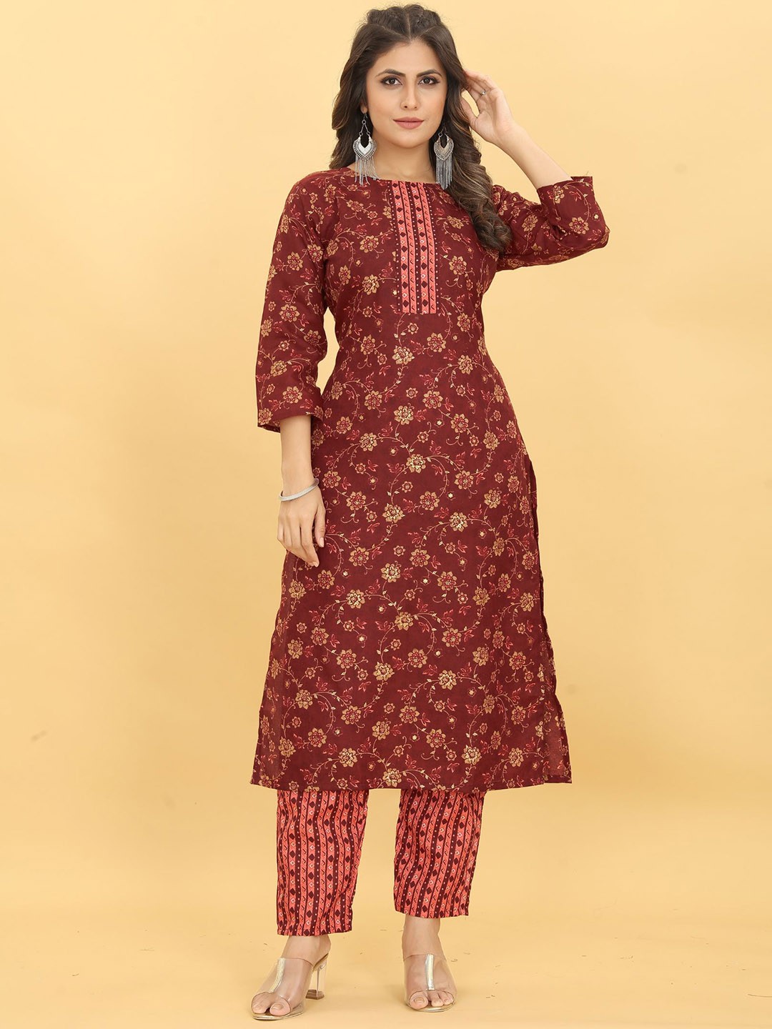 

Ariya Prints Floral Printed Regular Kurta With Trousers, Brown