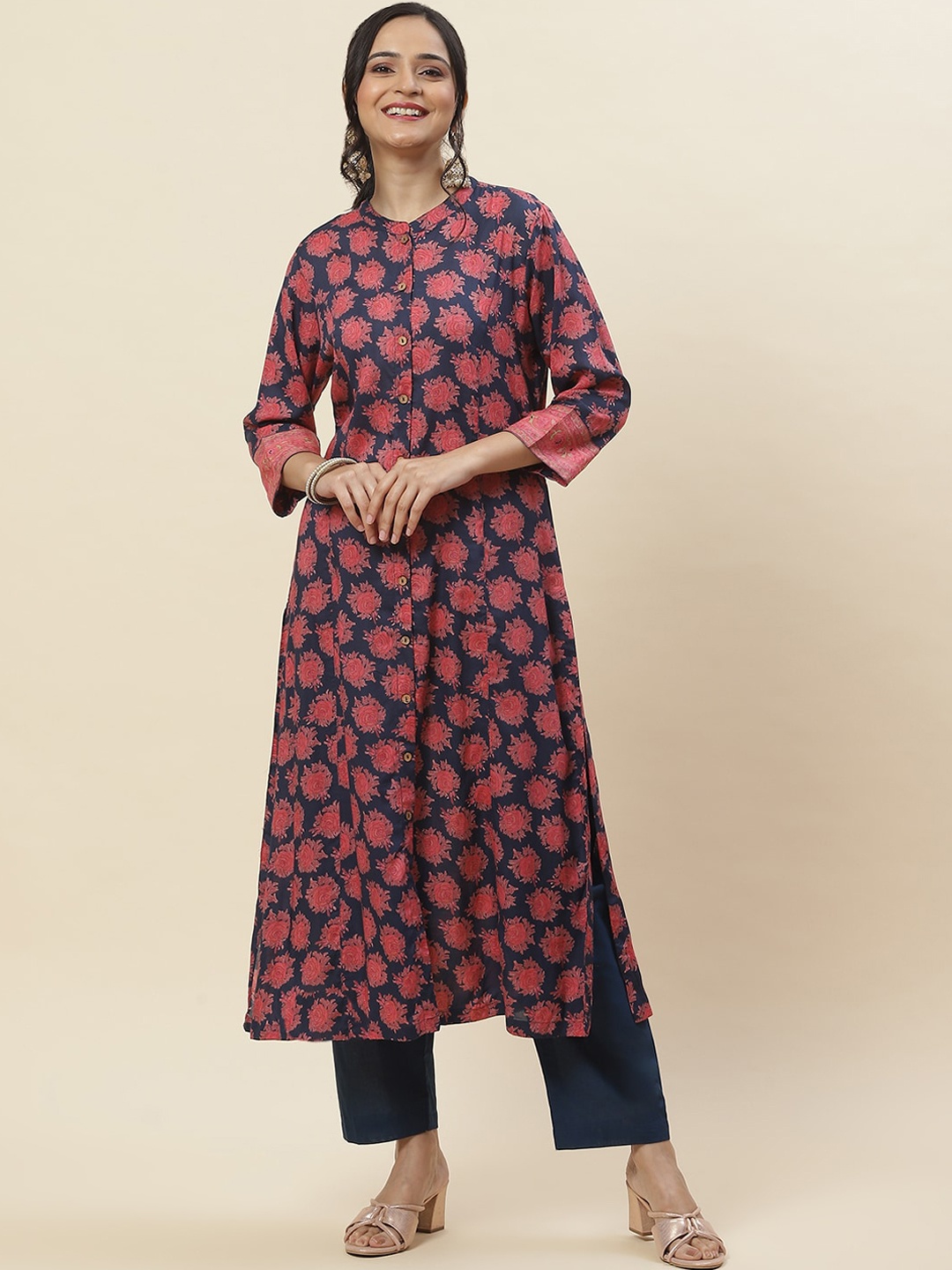 

Meena Bazaar Floral printed A-Line Cotton Kurta, Blue