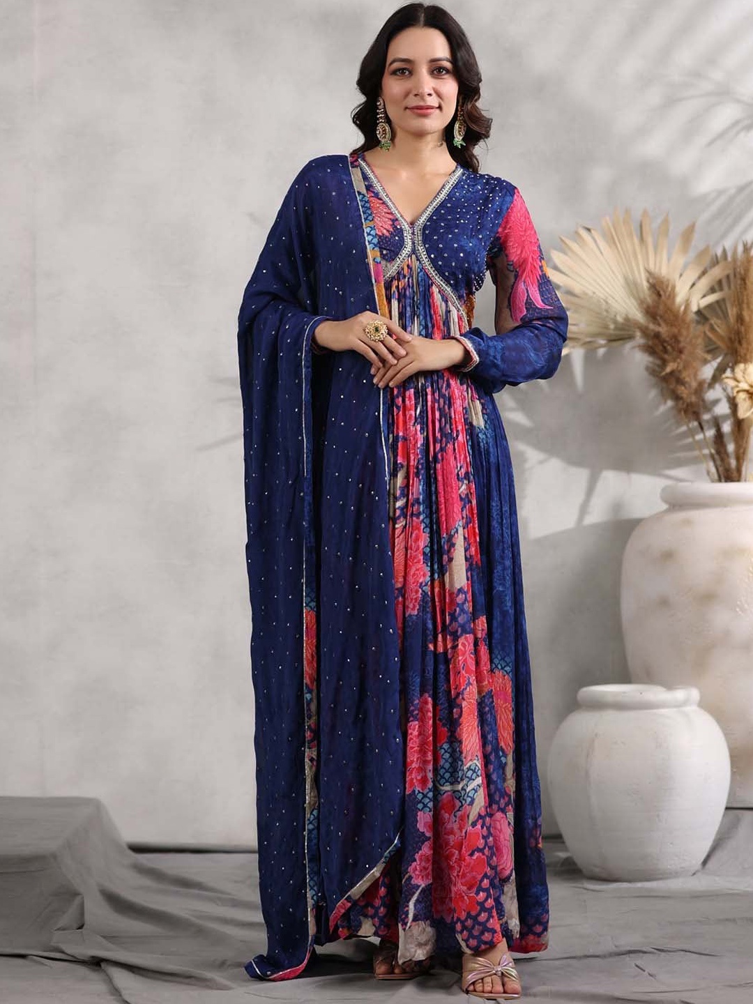 

Meena Bazaar Floral Printed Empire Kurta With Dupatta, Navy blue