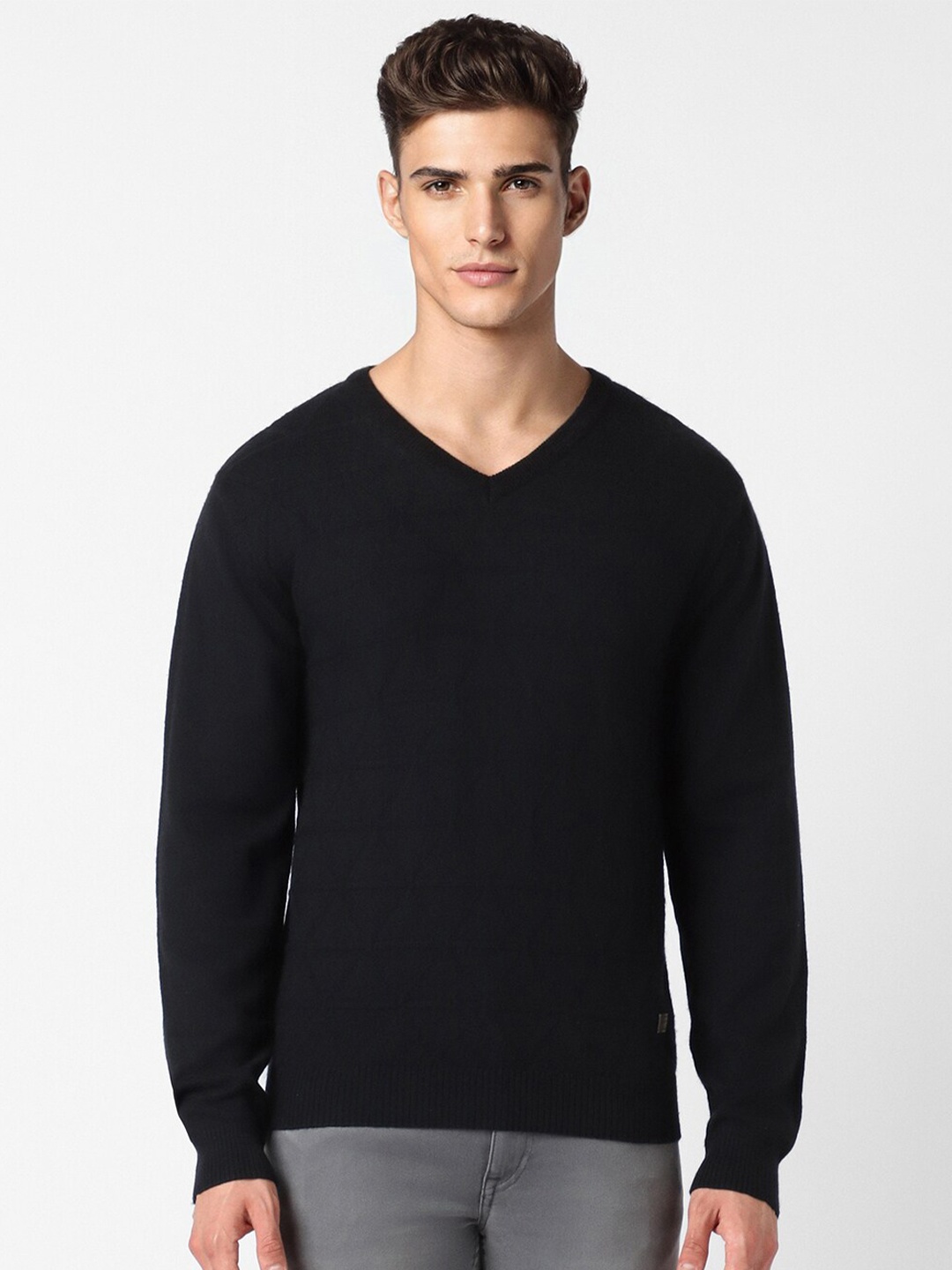 

Peter England Casuals V-Neck Pullover, Black