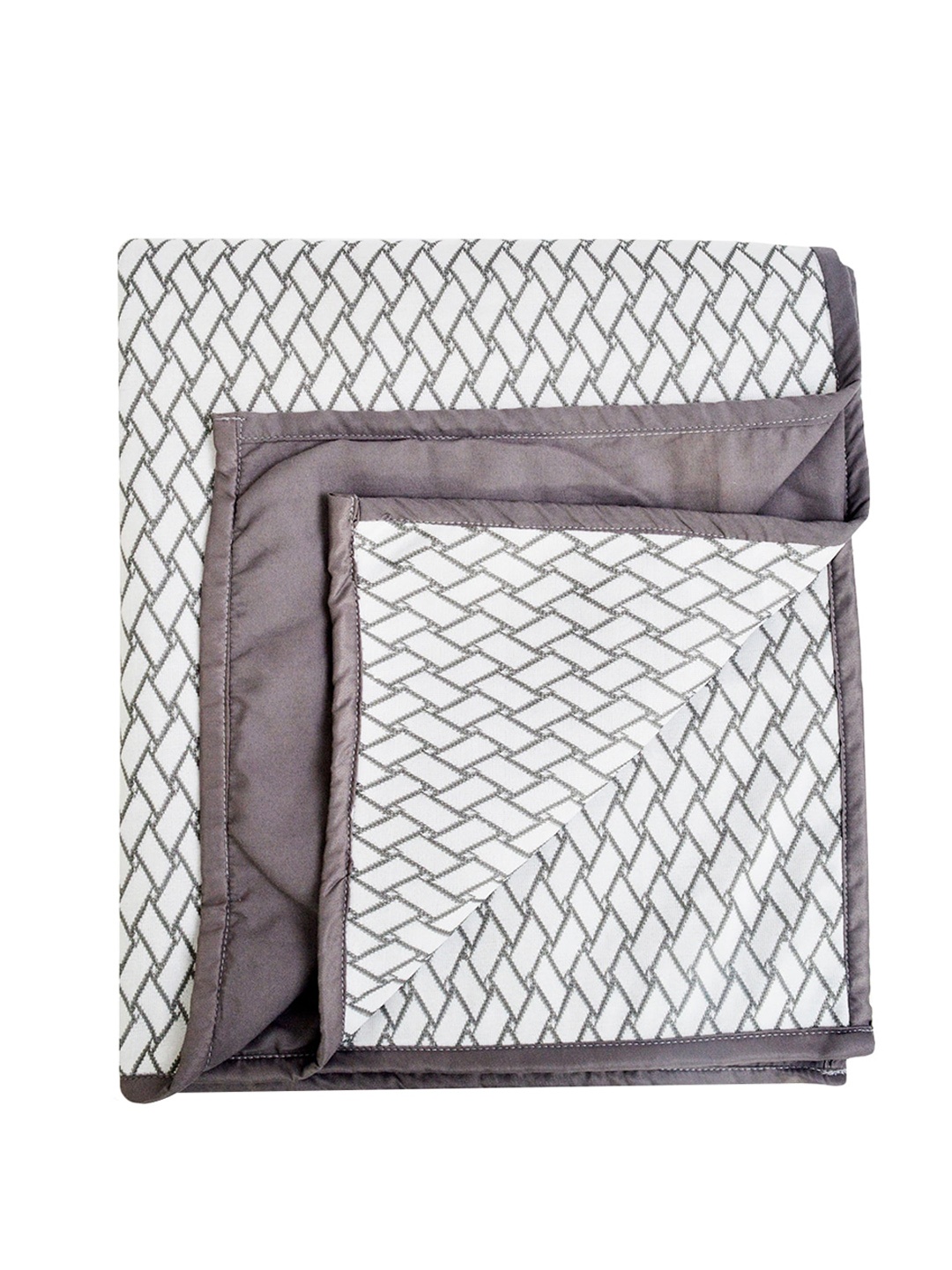 

Adbeni Kids Grey & White Geometric Printed Jacquard Cotton Waterproof Mattress Protector