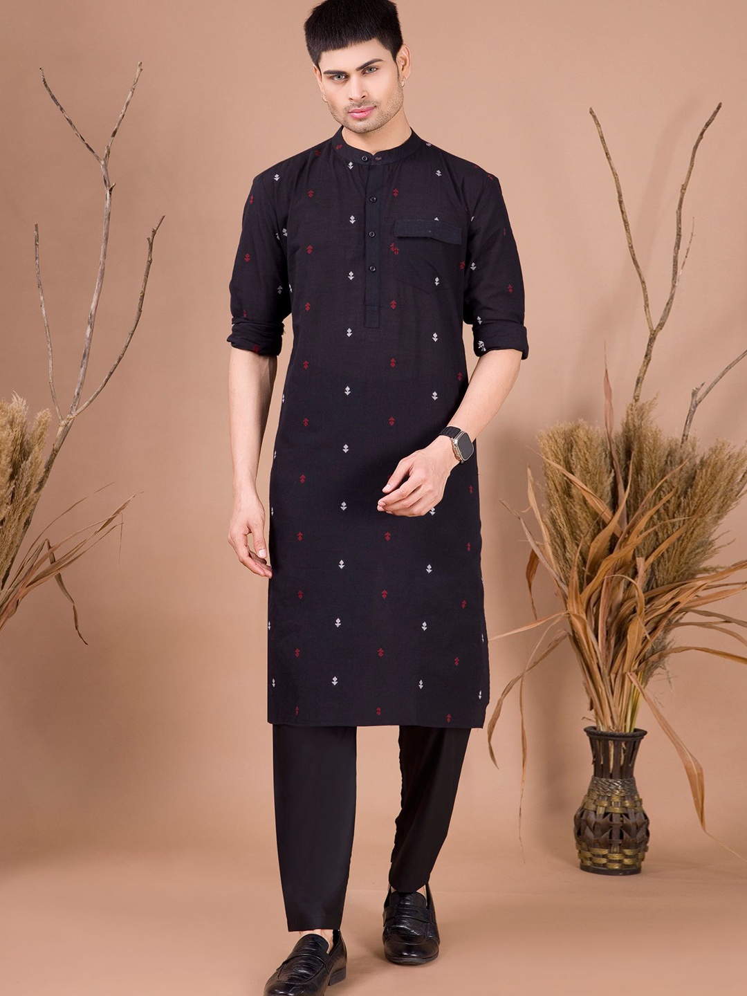 

SHIWAM ETHNIX Geometric Printed Regular Kurta With Pyjamas, Black
