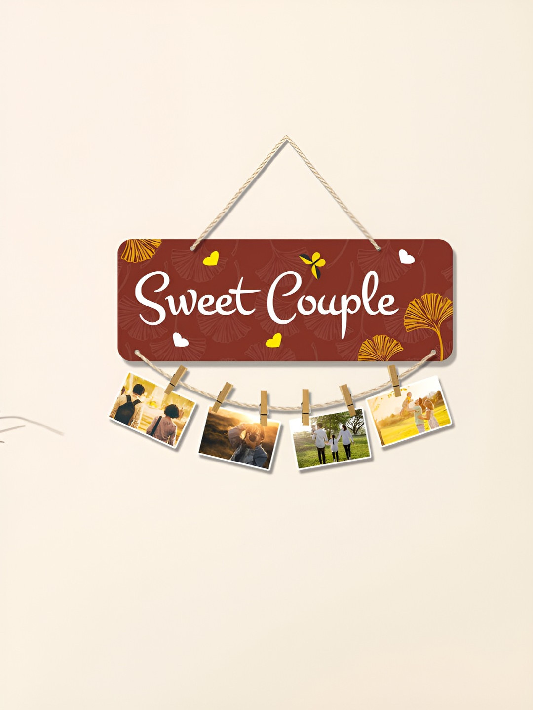 

ArtVibes Maroon Sweet Couple Printed Wall Hanging