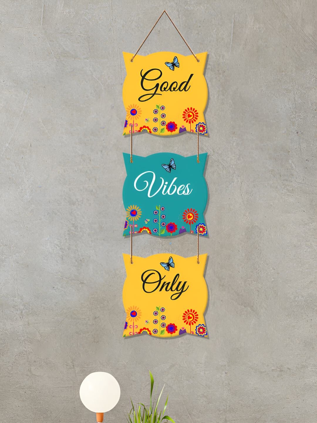 

ArtVibes Yellow & Green Printed Hanging Wall Decor