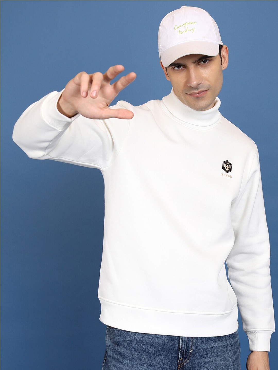 

HIGHLANDER White Turtle Neck Sweatshirt