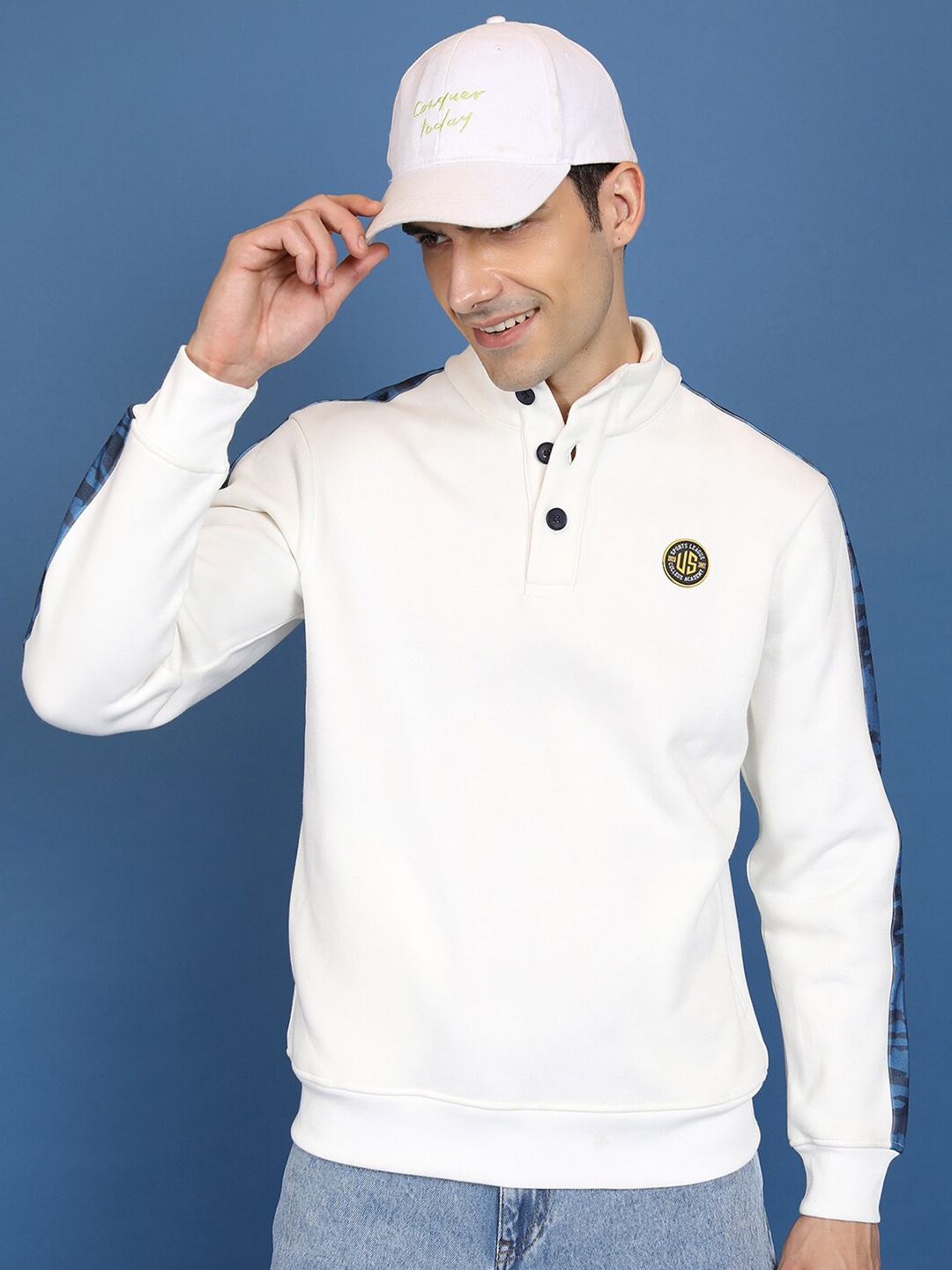 

HIGHLANDER Mock Collar Pullover, White