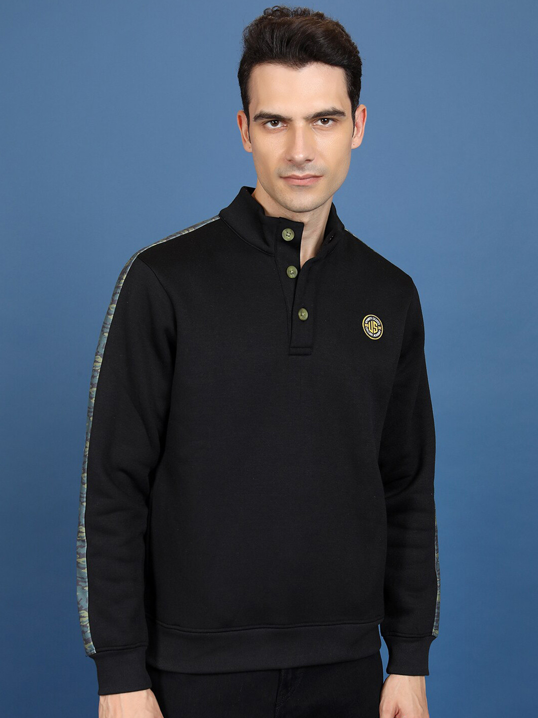 

HIGHLANDER Mock Collar Pullover, Black