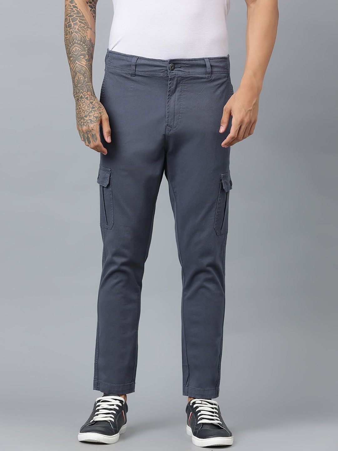 

Code 61 Men Slim Fit Low-Rise Flat Front Cargos, Grey