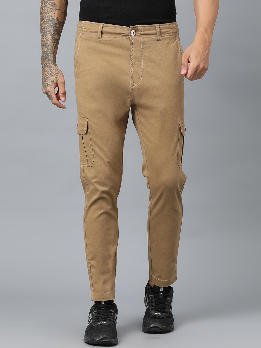 

Code 61 Men Slim Fit Low-Rise Flat Front Cargos, Khaki
