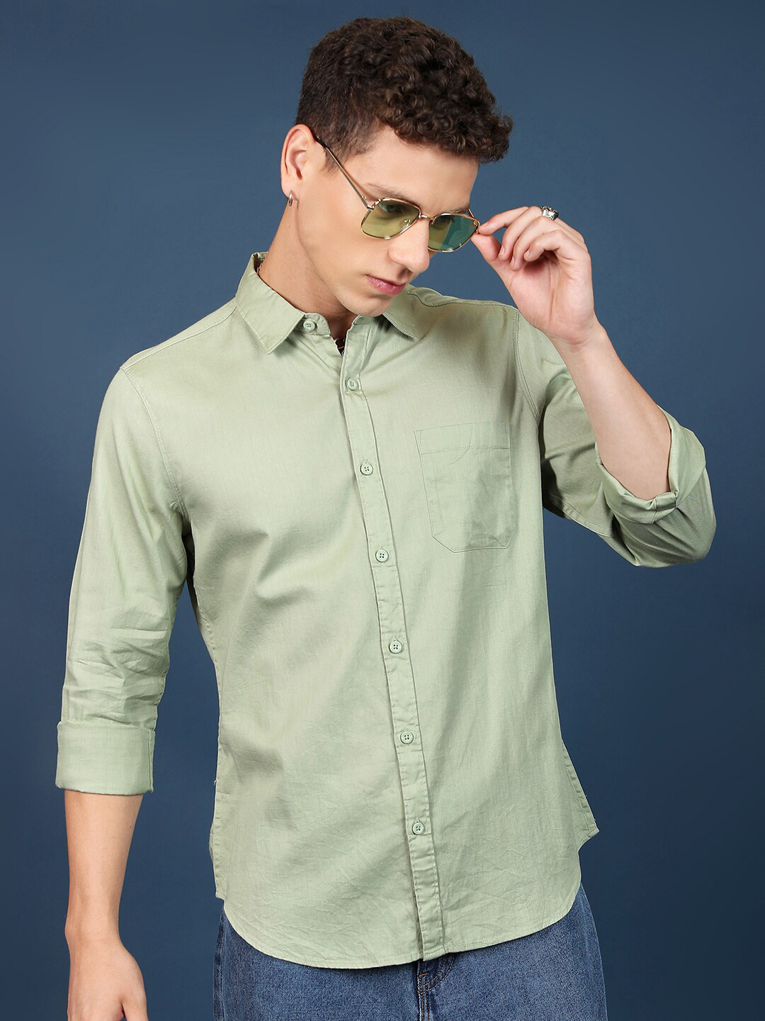 

HIGHLANDER Olive Green Slim Fit Cutaway Collar Cotton Casual Shirt