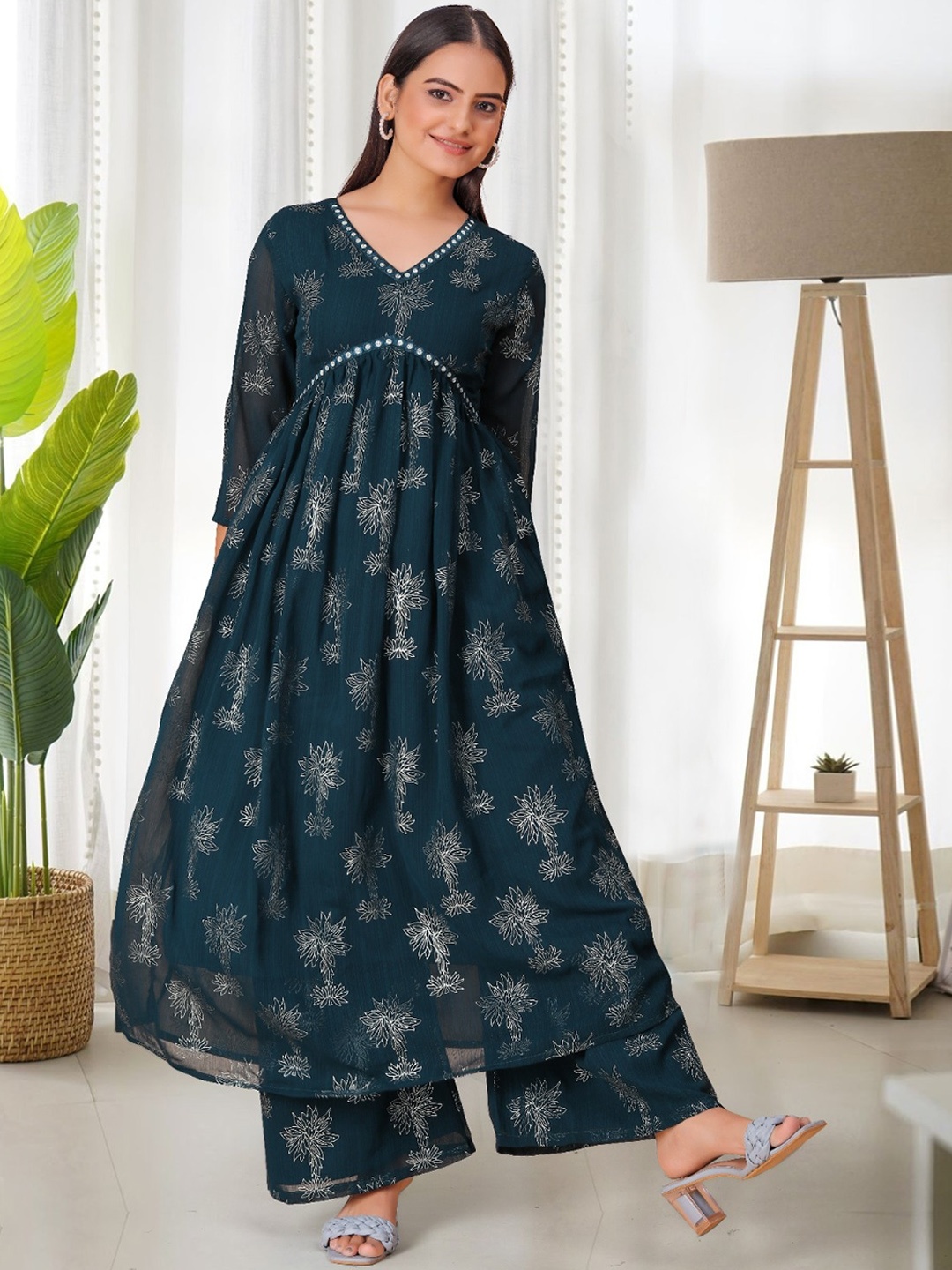 

Growdamy Floral Printed Georgette Kurta with Palazzos, Green