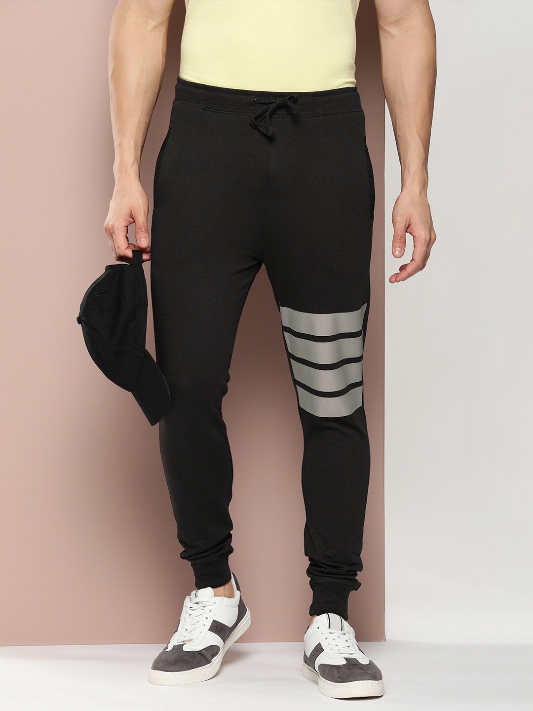 

Harvard Men Regular Fit Self Design Joggers, Black