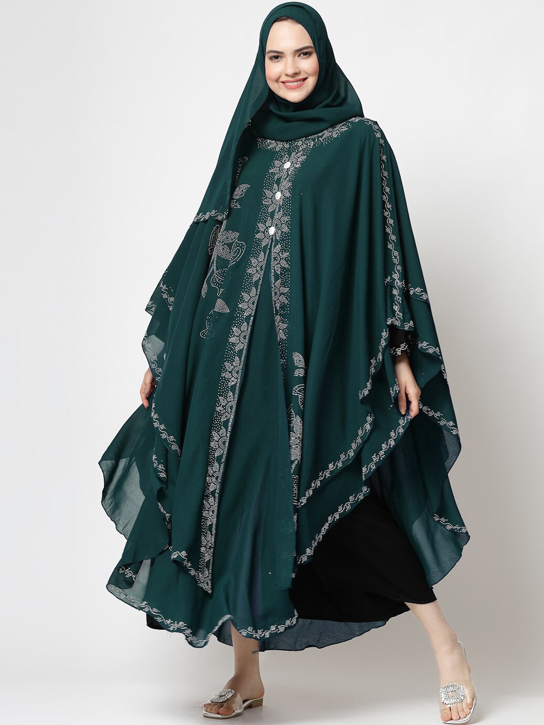 

KLOTTHE Embellished Burqa with Scarves, Green