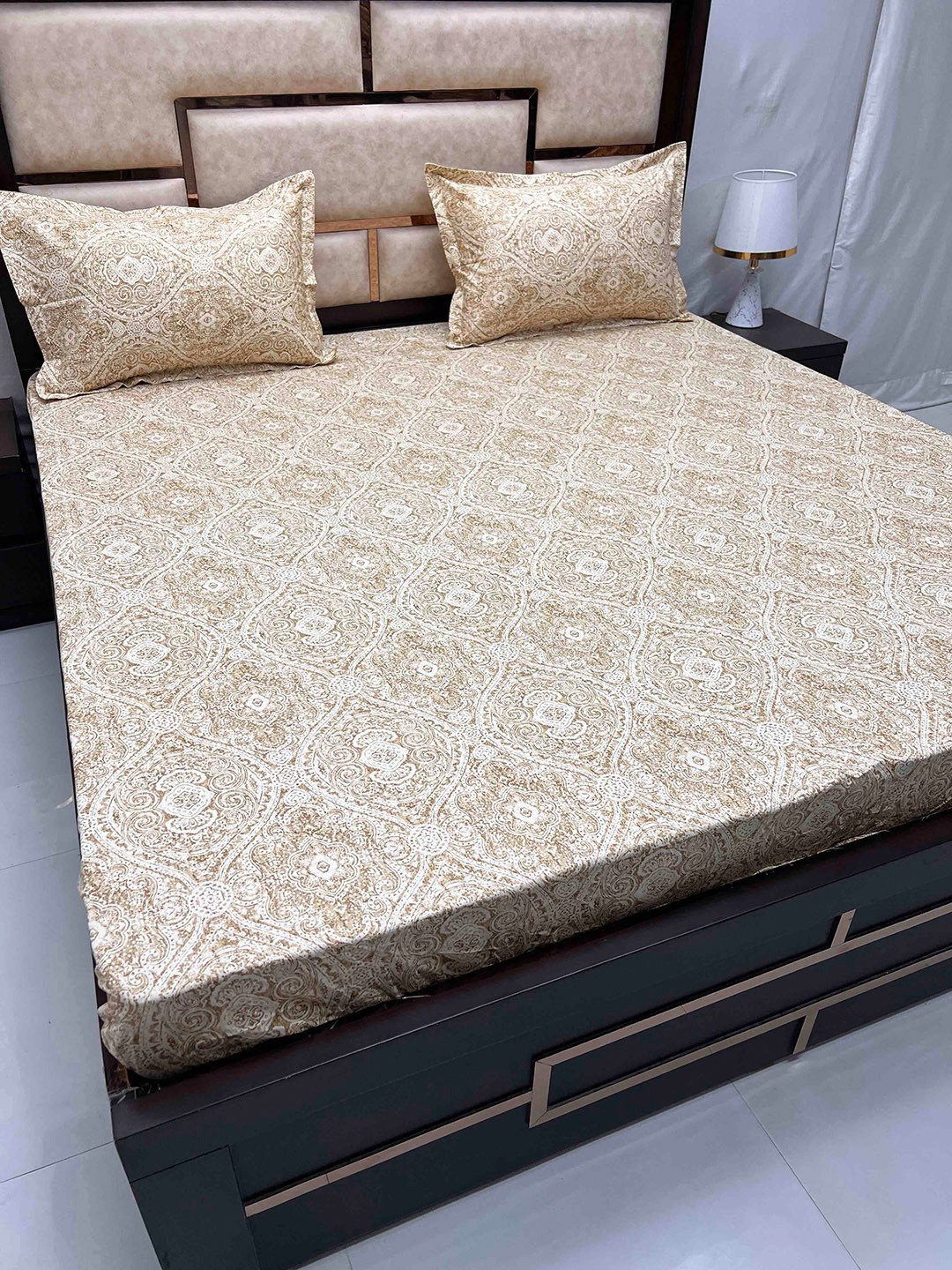 

Pure Decor Sapphire Brown Printed Cotton 230 TC Fitted King Bedsheet & 2 Pillow Covers