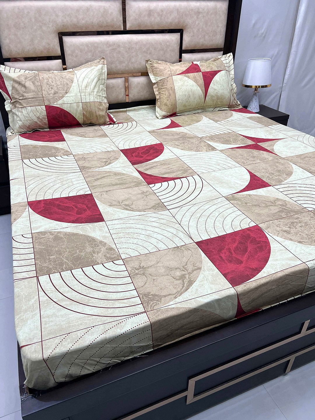 

Pure Decor Sapphire Brown Cotton 230 TC Fitted Super King Bedsheet & 2 Pillow Covers