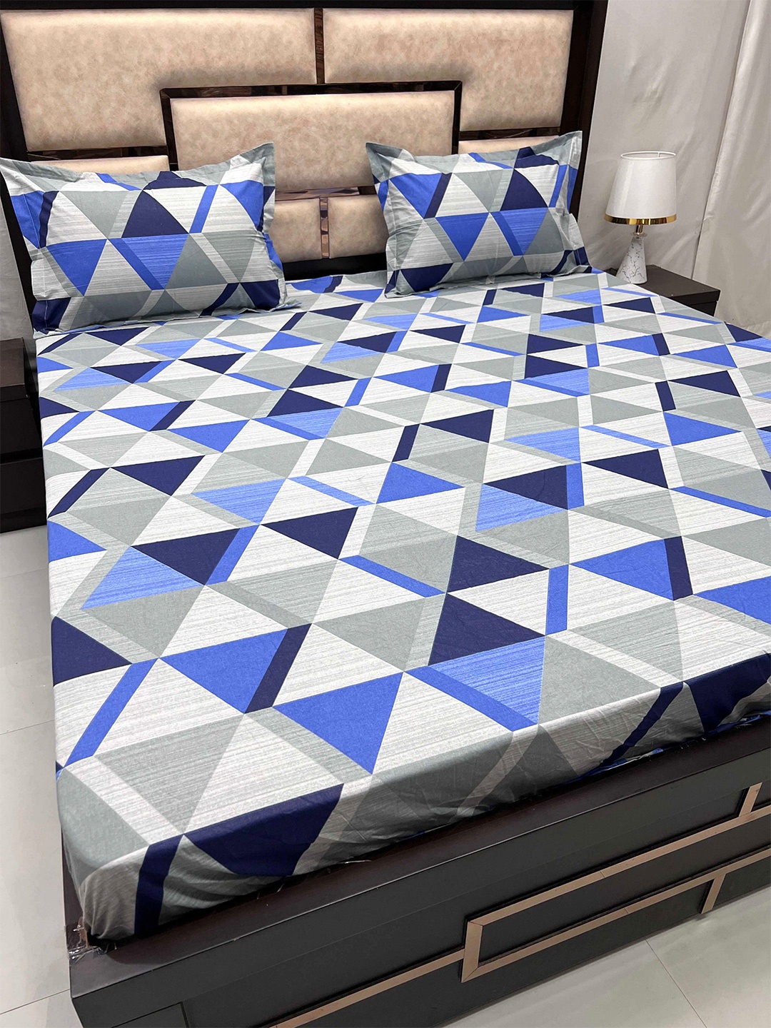 

Pure Decor Sapphire Blue Geometric Cotton 230 TC Fitted King Bedsheet & 2 Pillow Covers