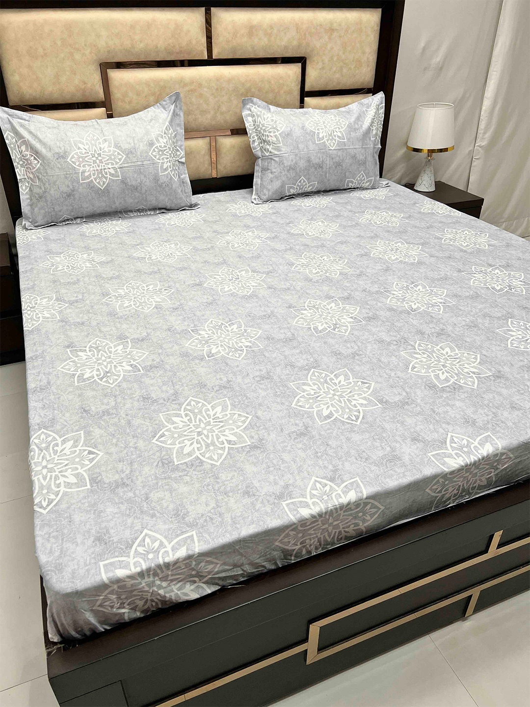 

Pure Decor Sapphire Grey Floral Cotton 230 TC Fitted Super King Bedsheet & 2 Pillow Covers