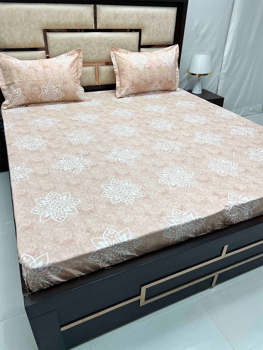 

Pure Decor Peach-Coloured Pure Cotton 230 TC Super King Fitted Bedsheet & 2 Pillow Covers