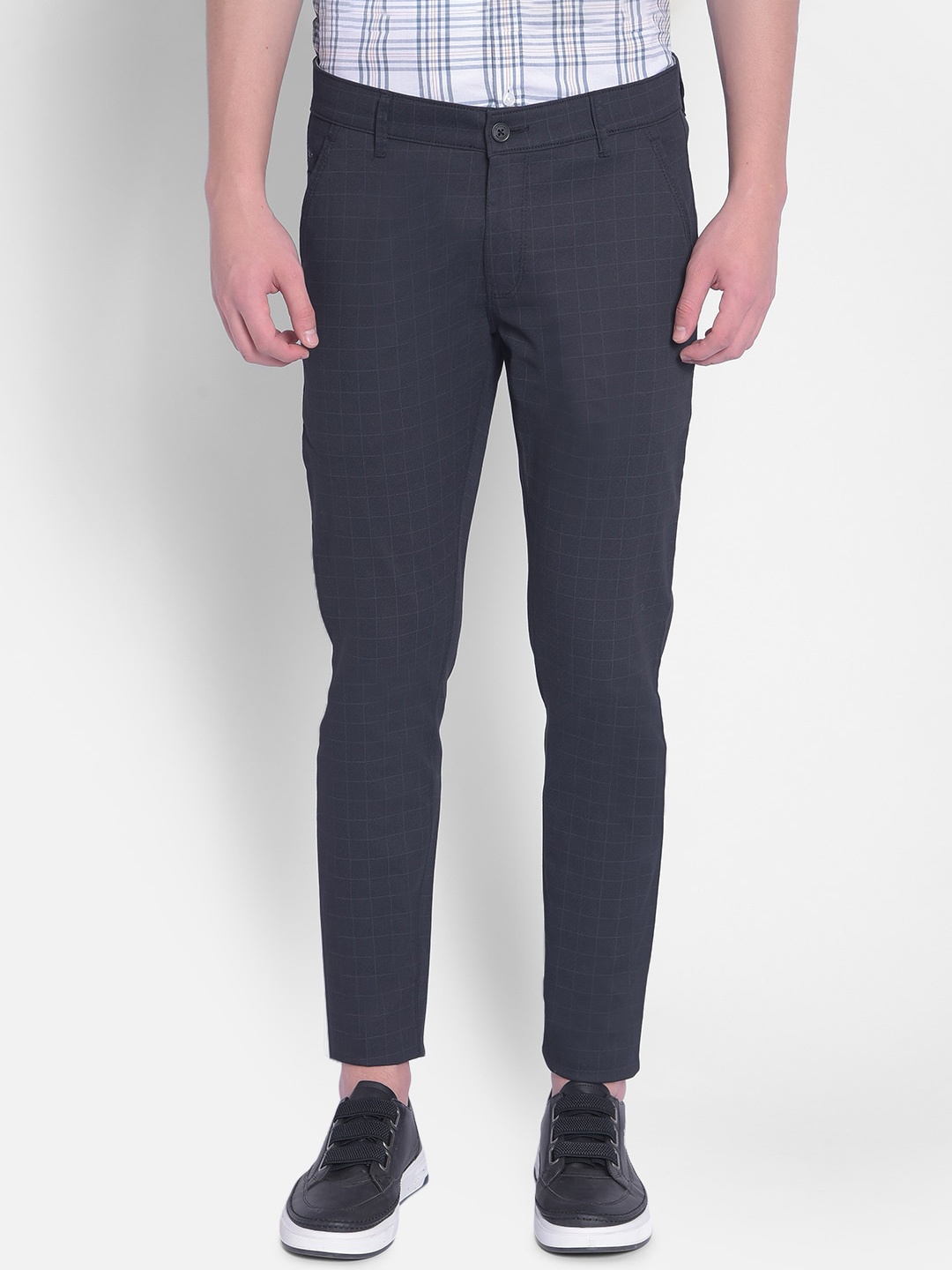 

Crimsoune Club Men Checked Slim Fit Trousers, Black