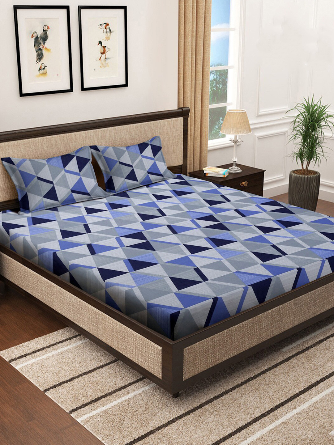 

KLOTTHE Blue Geometric Pure Cotton 400 TC Super King Fitted Bedsheet With 2 Pillow Covers