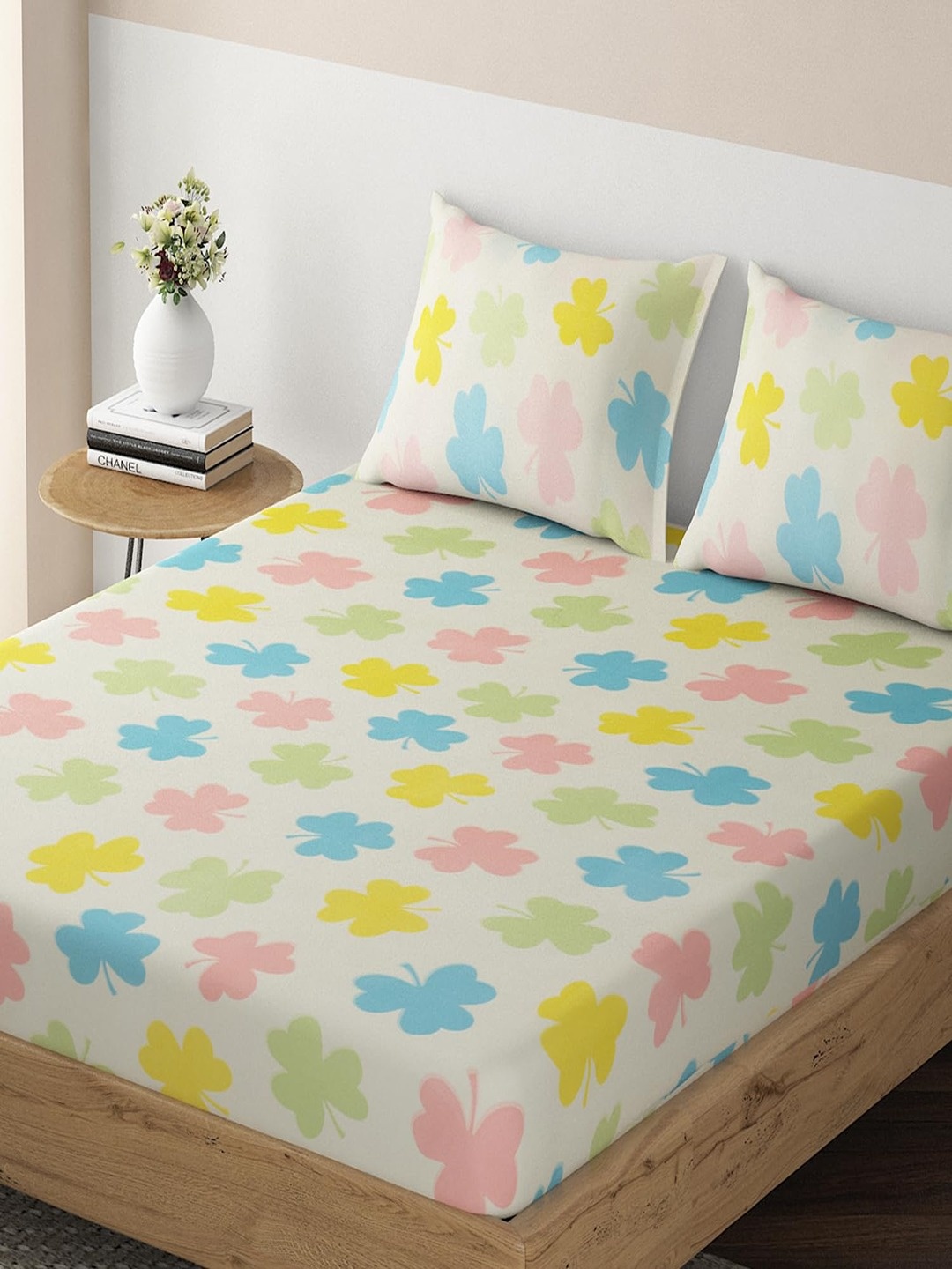 

HOKIPO Floral 135 GSM Fitted Queen Bedsheet with 2 Pillow Covers, Cream
