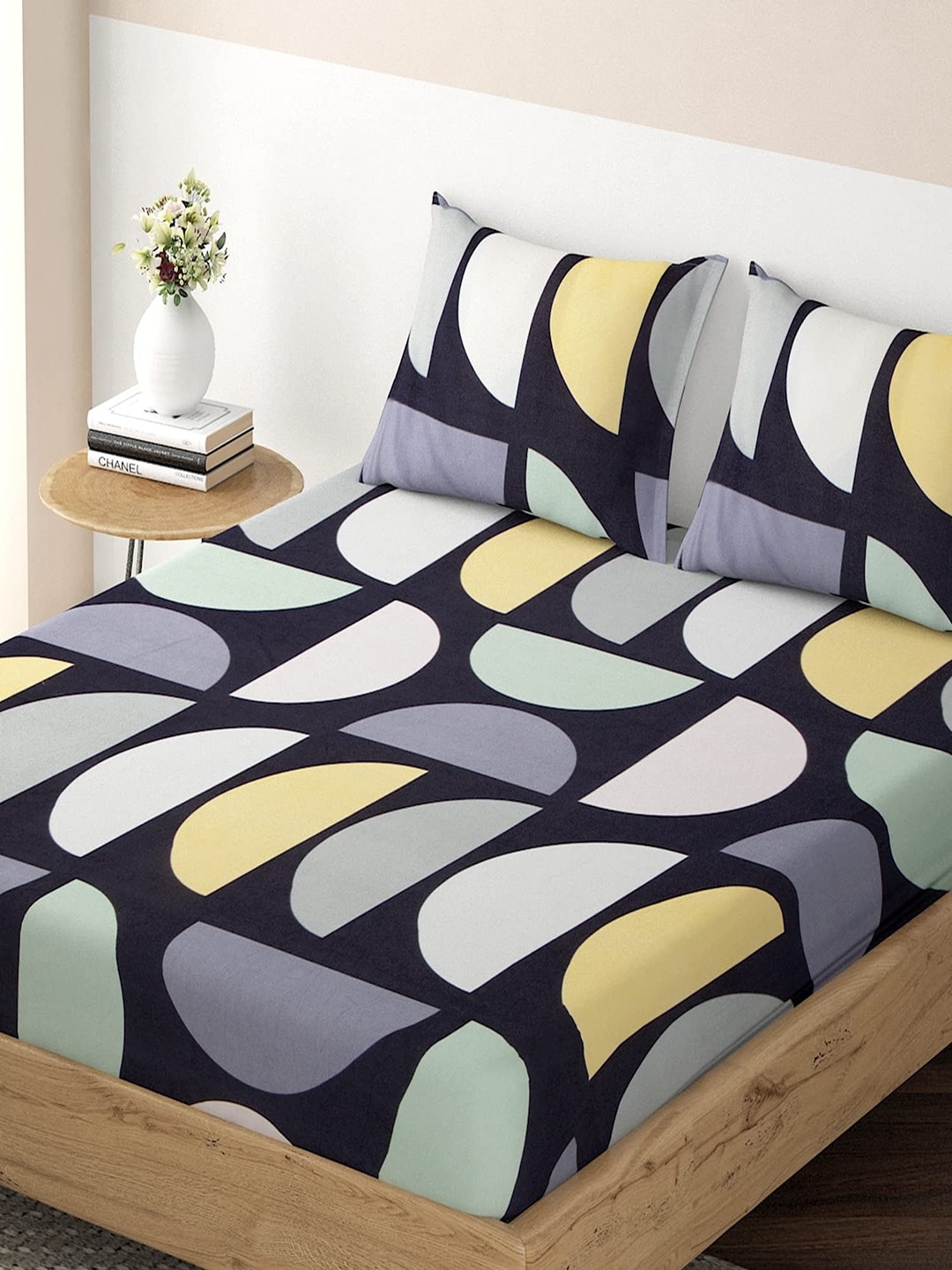 

HOKIPO Geometric 135 GSM Fitted Queen Bedsheet with 2 Pillow Covers, Navy blue