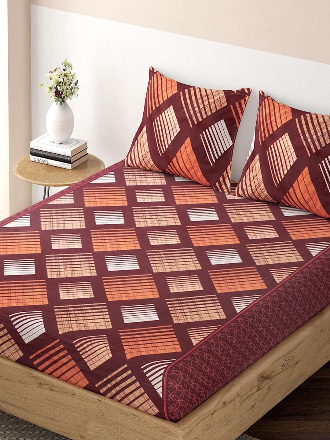 

HOKIPO Red Geometric Microfiber 125 GSM Fitted King Bedsheet With 2 Pillow Covers