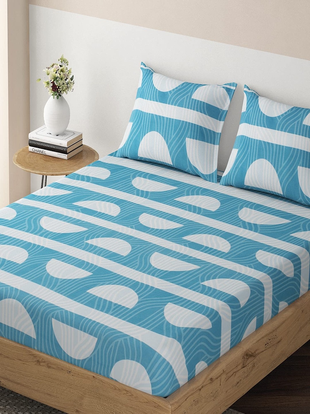 

HOKIPO Geometric 135 GSM Fitted Queen Bedsheet & 2 Pillow Covers, Blue