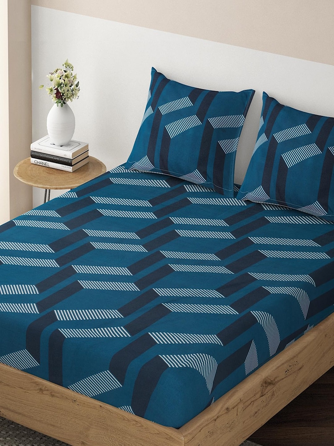 

HOKIPO Geometric 135 GSM Fitted King Bedsheet with 2 Pillow Covers, Blue