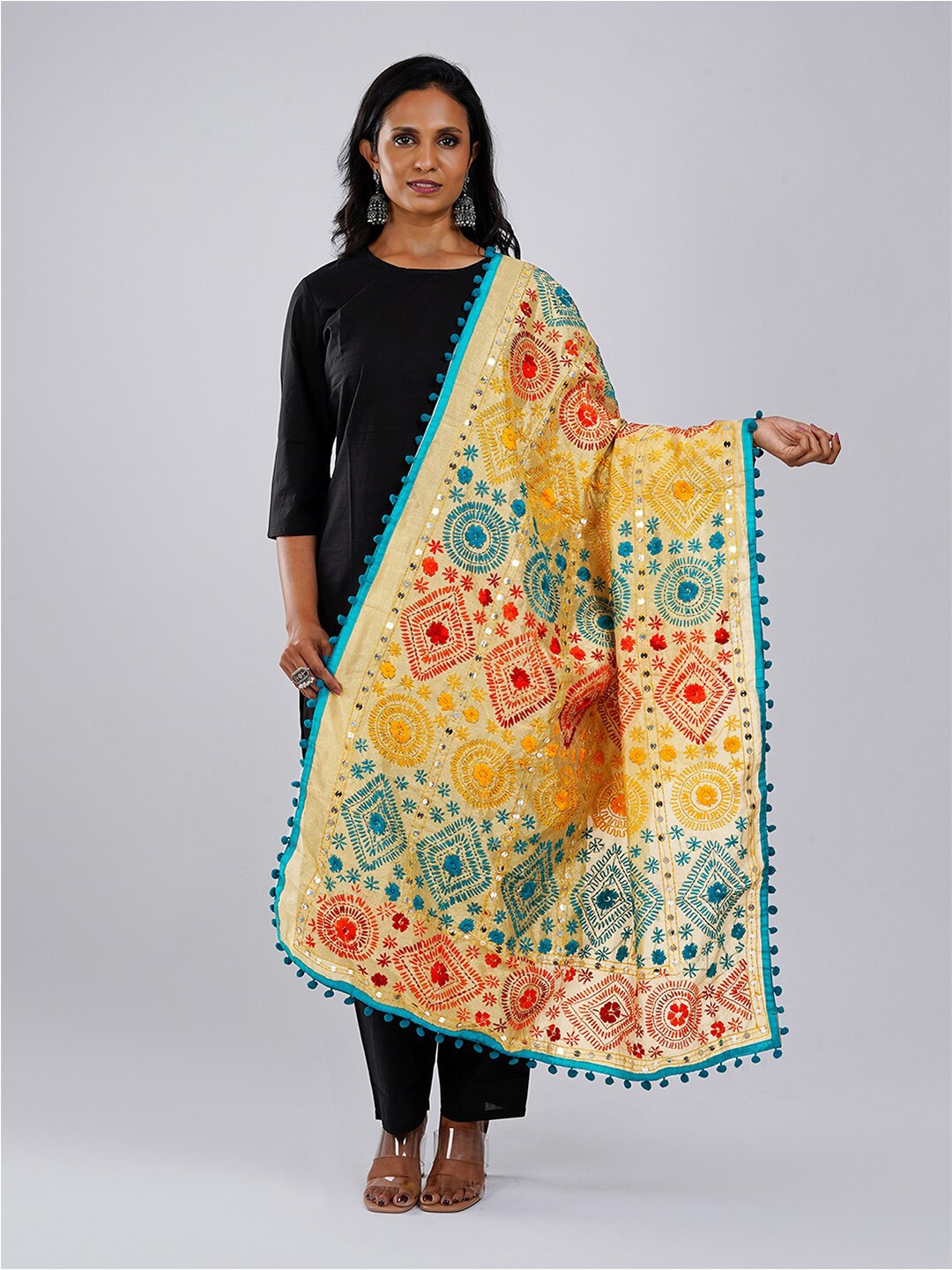 

TEEJH Ethnic Motifs Embroidered Sequinned Cotton Silk Dupatta With Phulkari, Cream