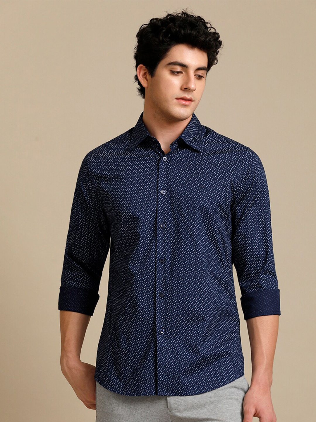 

Aldeno Comfort Fit Micro Ditsy Printed Casual Pure Cotton Shirt, Navy blue