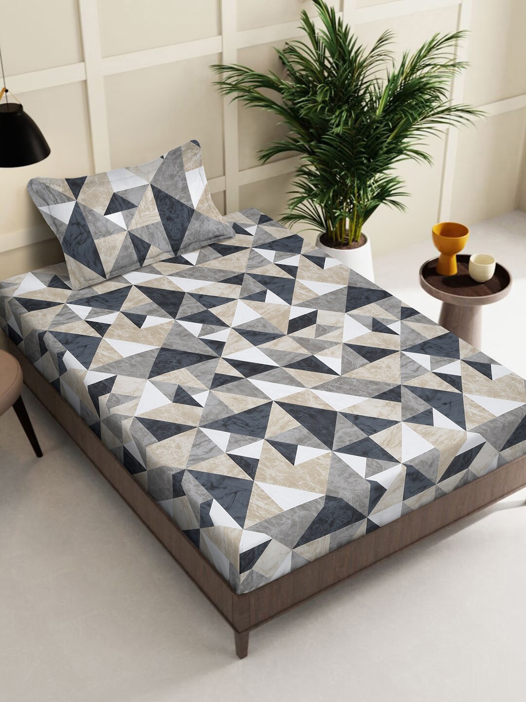 

KLOTTHE Brown Geometric Pure Cotton 400 TC Fitted Single Bedsheet with Pillow Cover