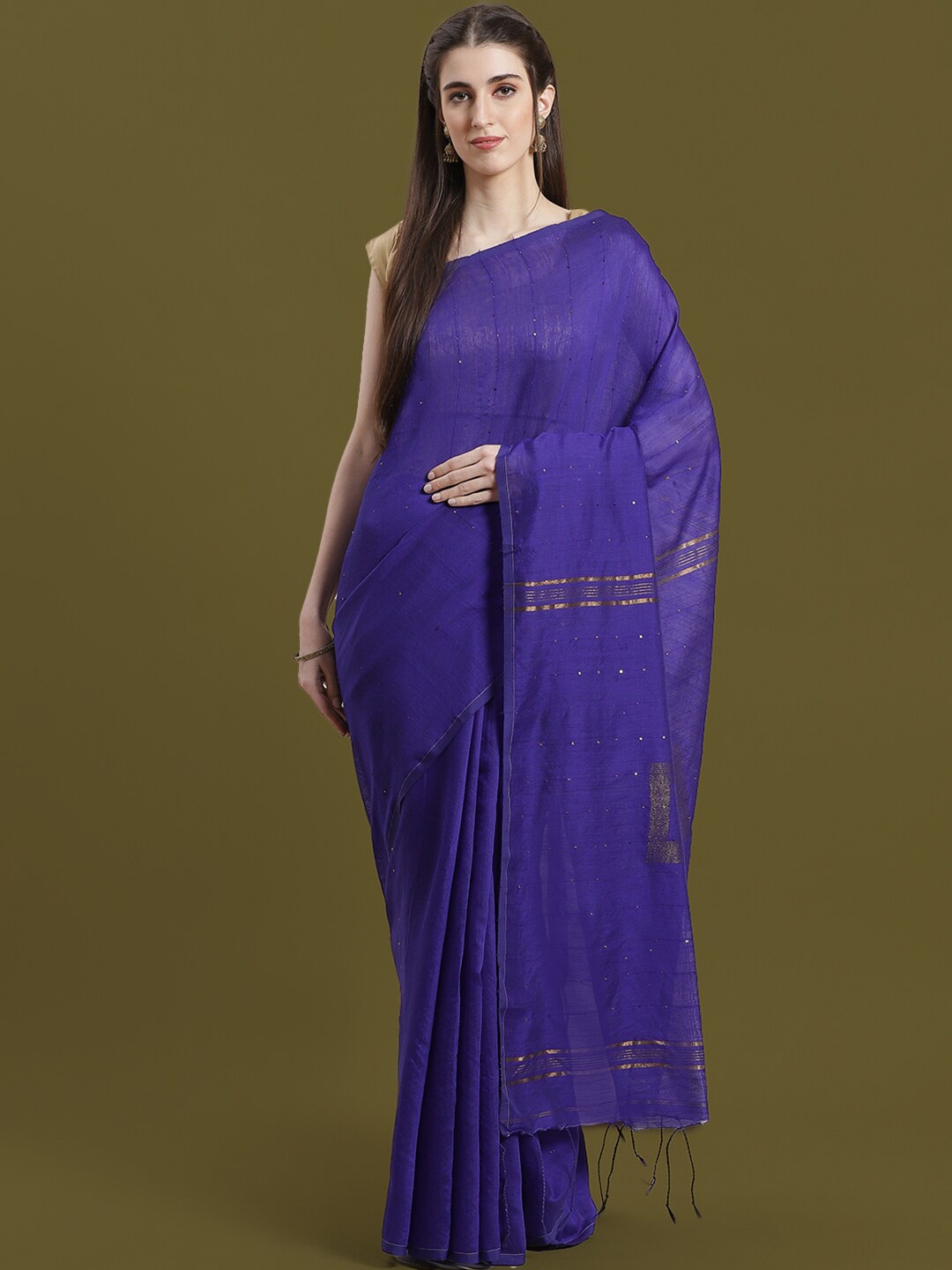 

HOUSE OF ARLI Striped Sequinned Saree, Blue