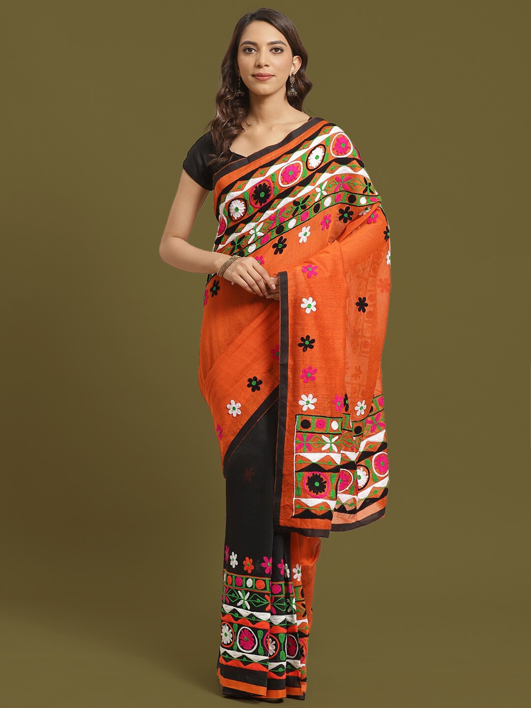 

HOUSE OF ARLI Floral Embroidered Saree, Orange