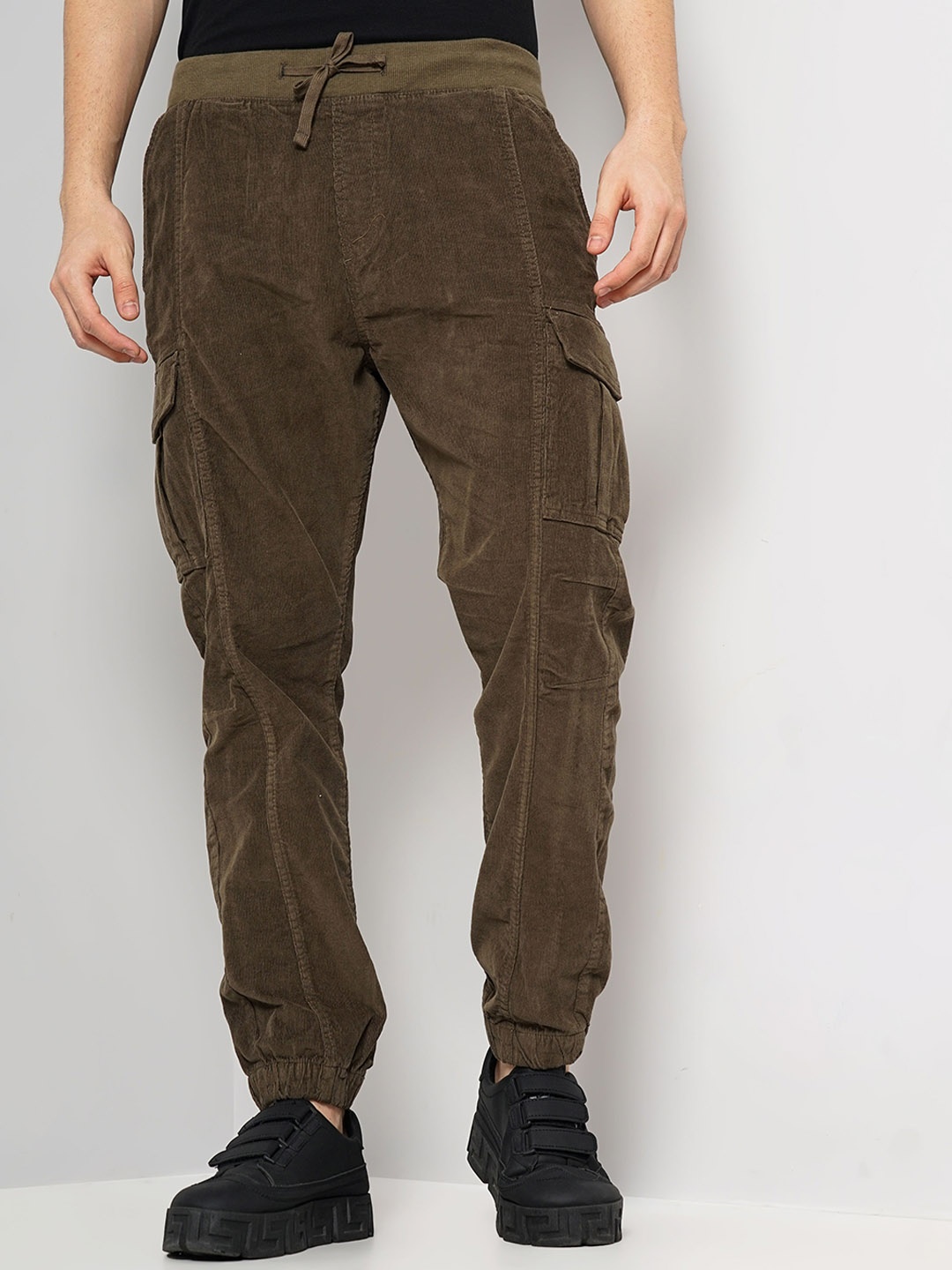 

Celio Men Classic Mid Rise Cotton Cargos, Brown