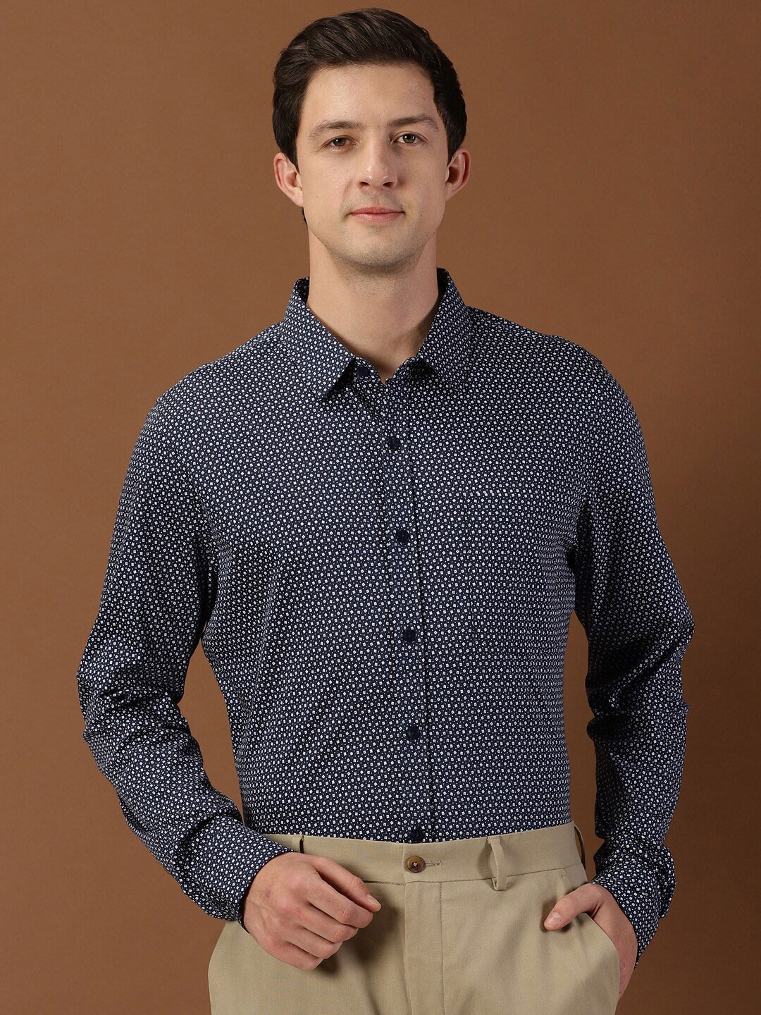 

INVICTUS Original Slim Fit Micro Ditsy Printed Knitted Formal Shirt, Navy blue