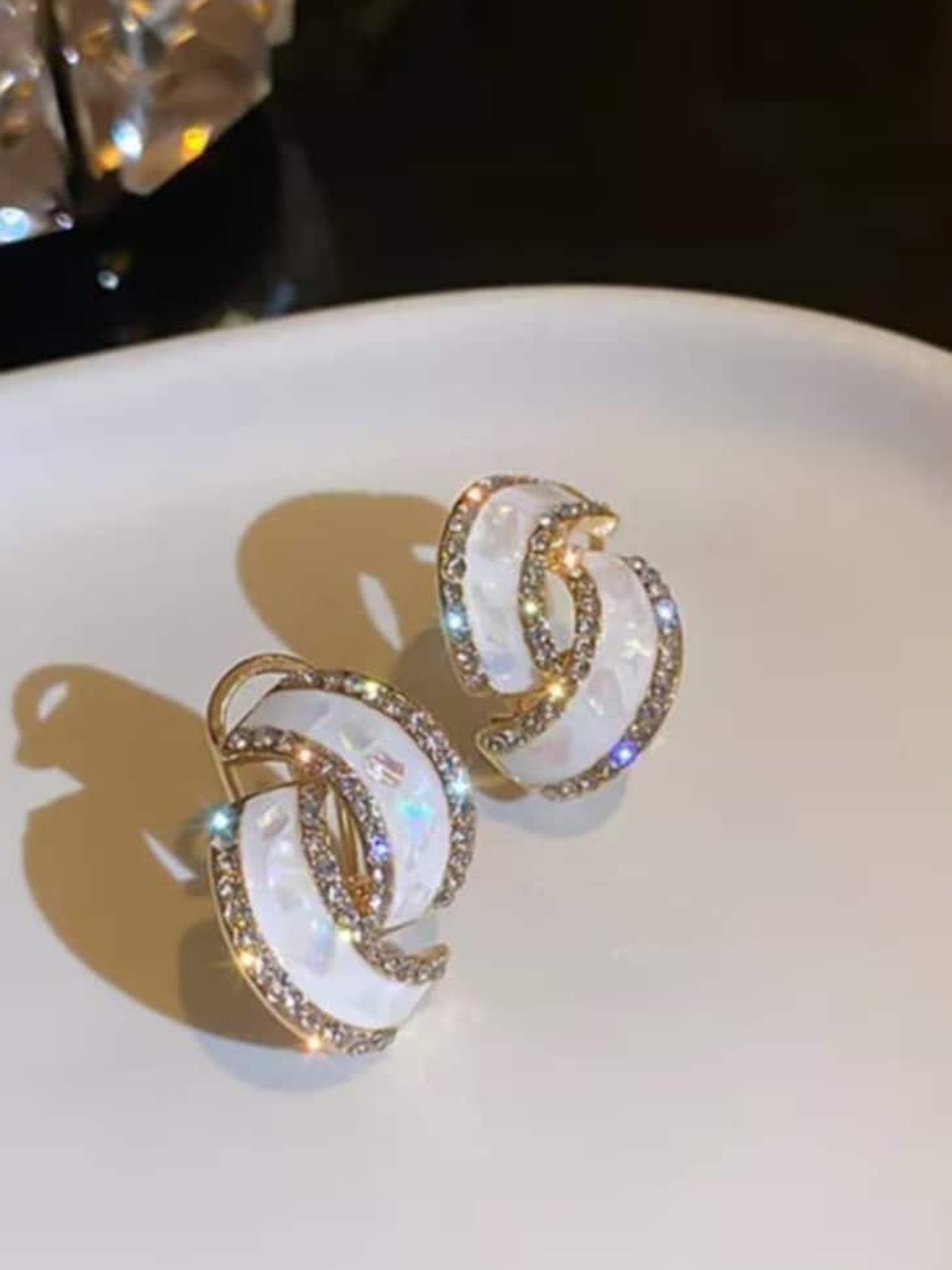 

SALTY Artificial Stones-Studded Studs Earrings, Gold