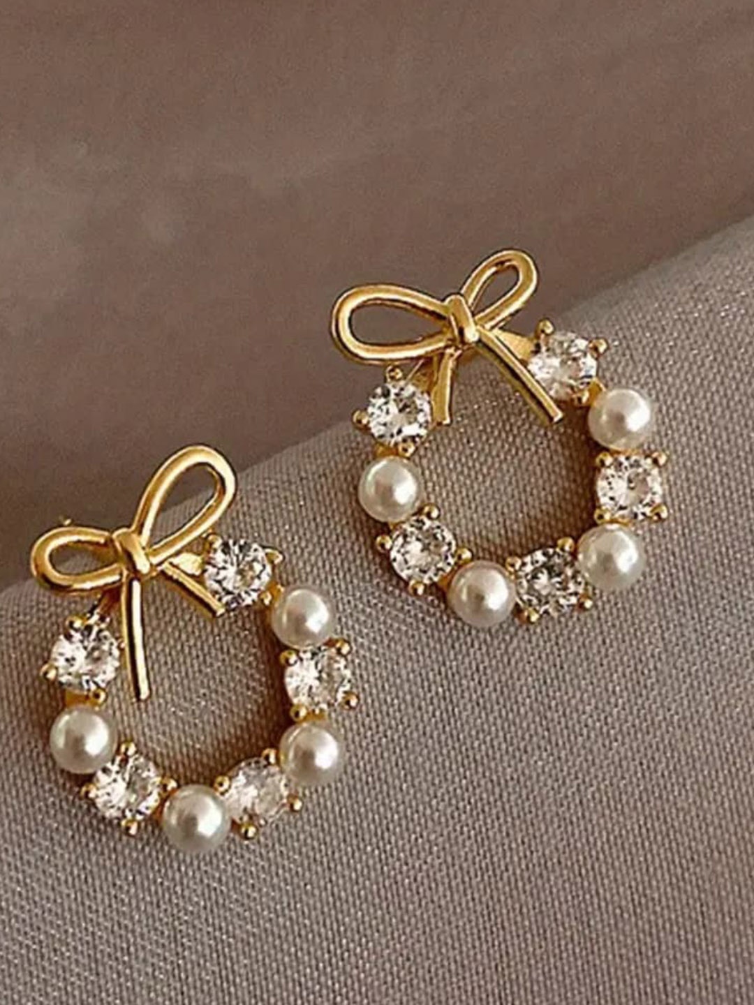 

SALTY Artificial Beads Contemporary Studs Earrings, Gold