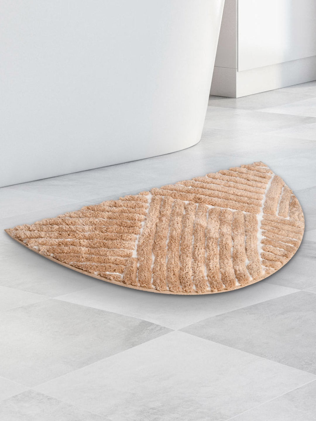 

Athome by Nilkamal Brown Abstract D-Shaped 600 GSM Anti-Skid Bath Rug