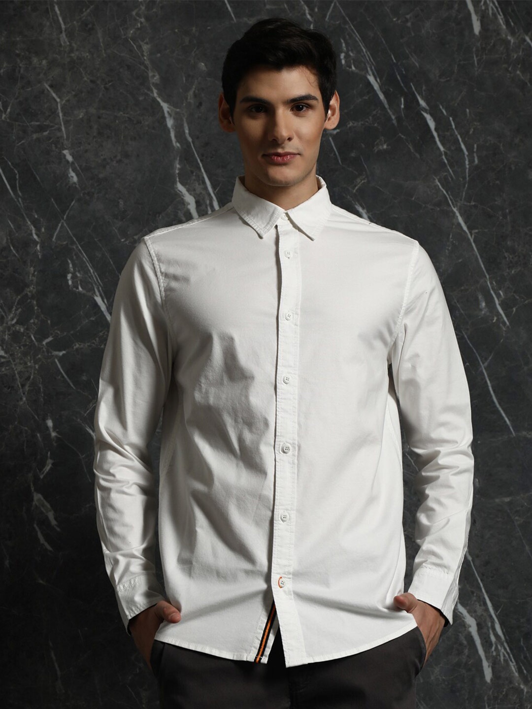 

Breakbounce Off White Regular Fit Cotton Oxford Casual Shirt