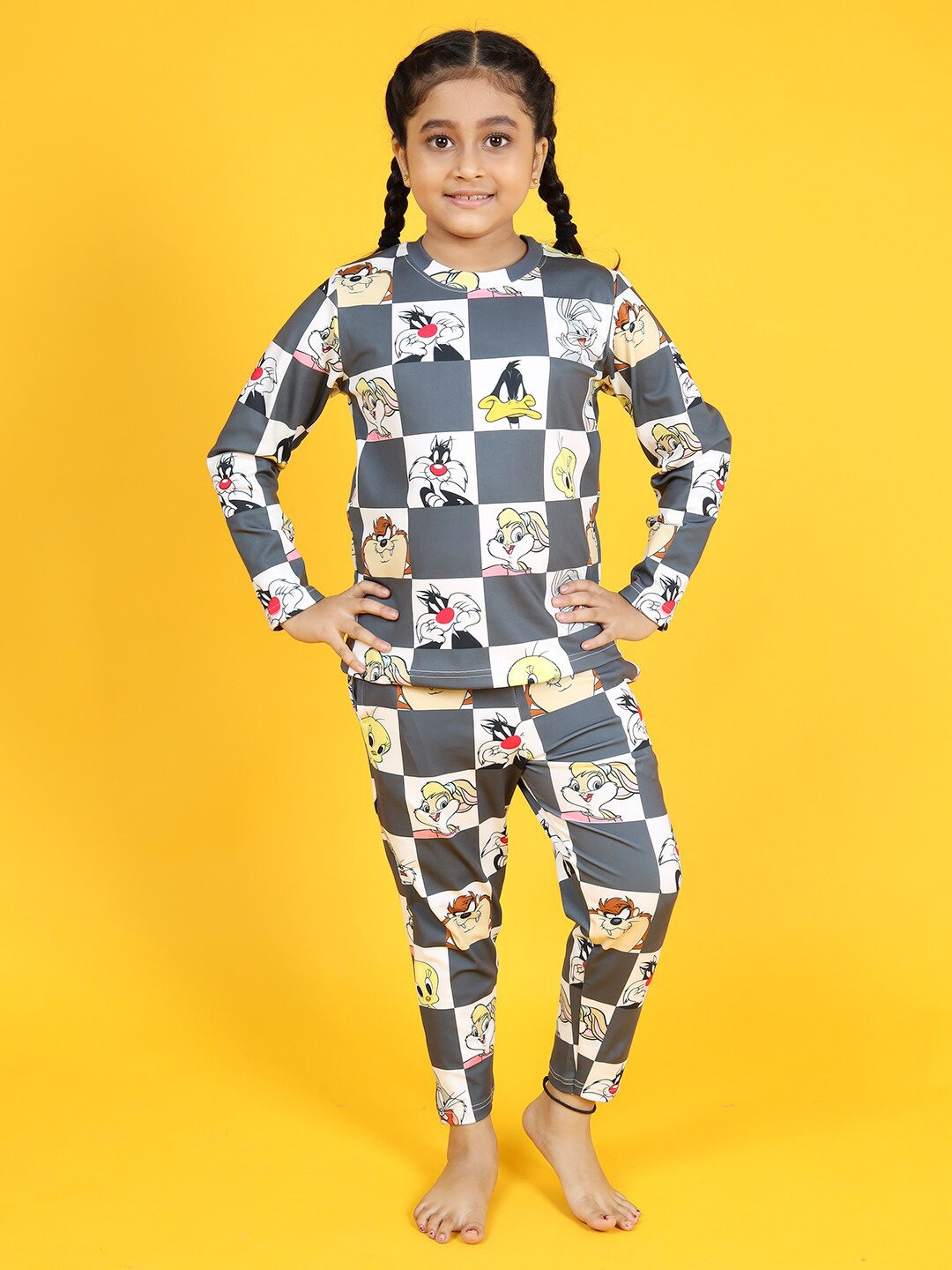 

Minute Mirth Girls Looney Tunes Printed T-Shirt & Lounge Pant, White