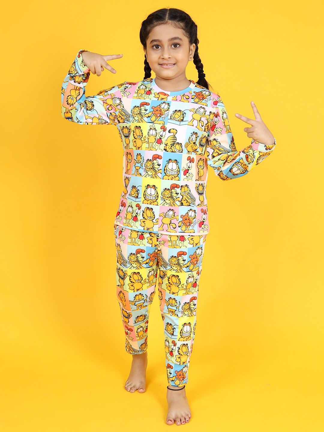 

Minute Mirth Girls Garfield Printed T-Shirt & Lounge Pant, White
