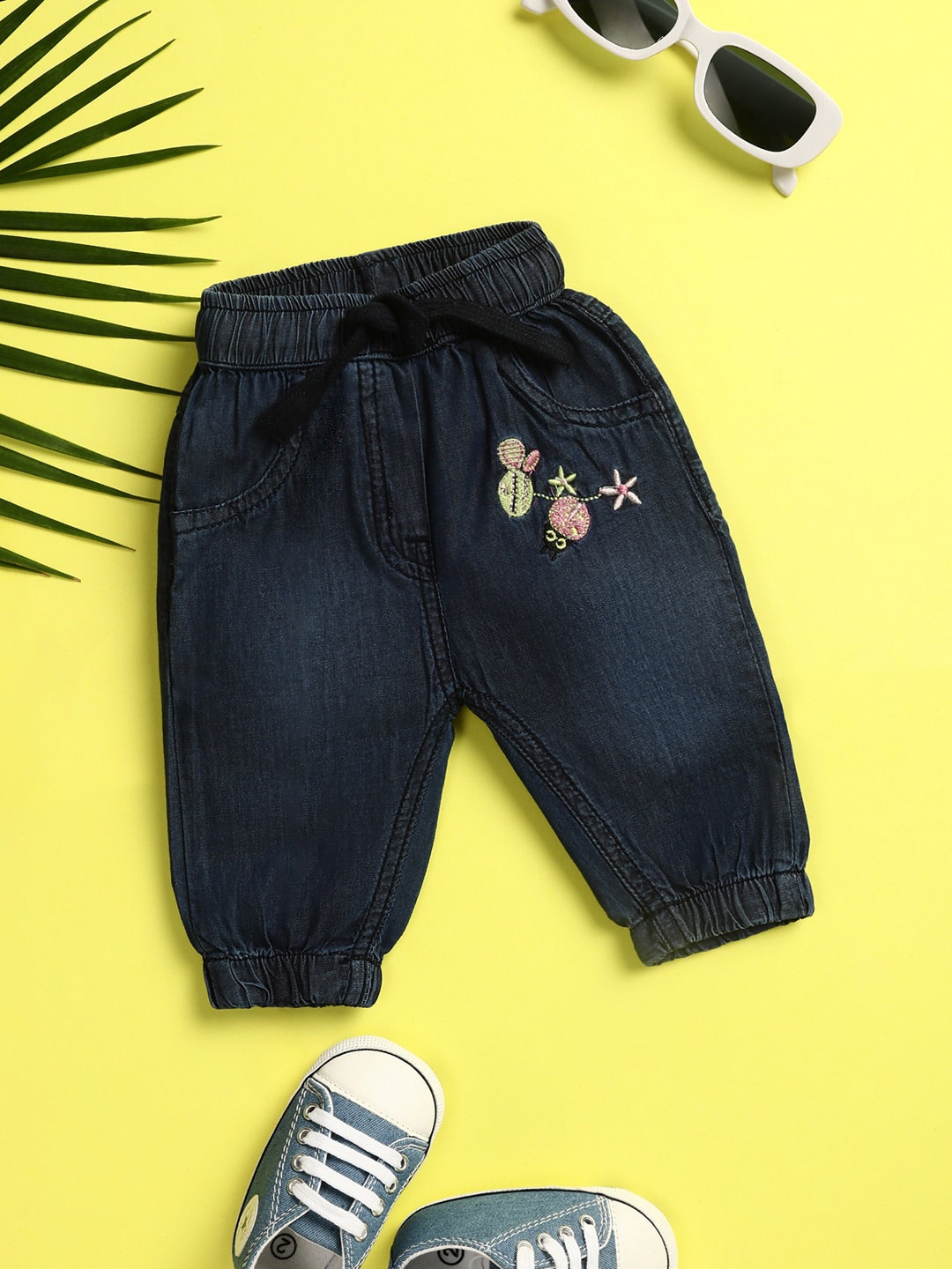 

V-Mart Infants Kids Slim Fit Clean Look Light Fade Cotton Jeans, Blue
