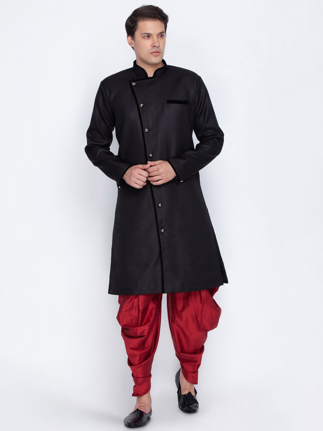 

VM Men Self-Design Sherwani Set, Black