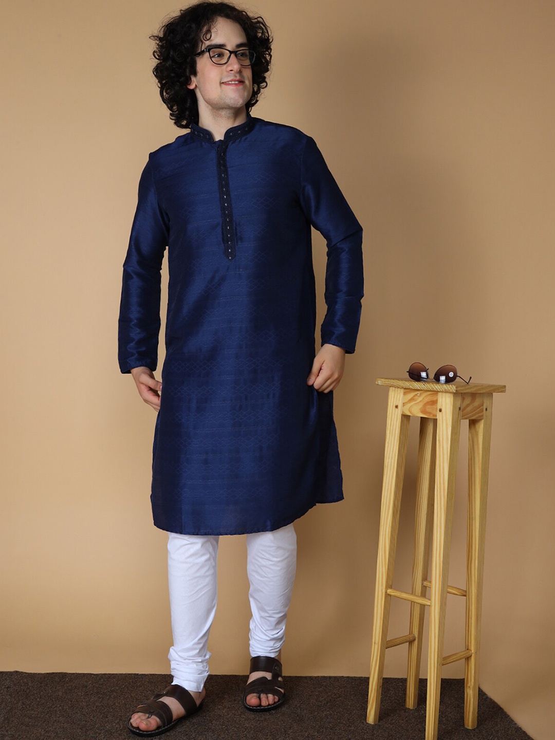 

MAAHI FABS Woven Design Regular Kurta with Churidar, Navy blue