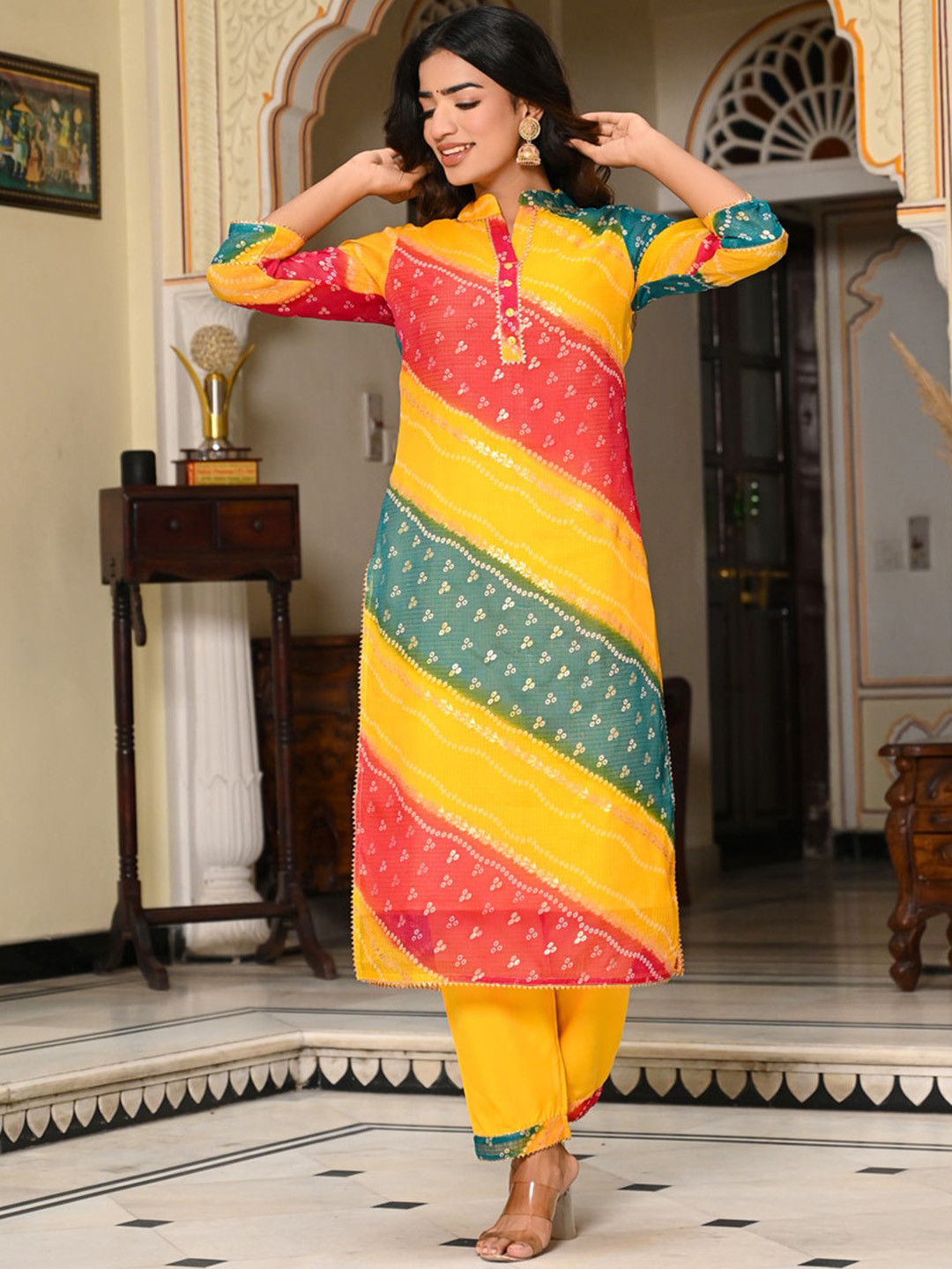 

Indi INSIDE Bandhani Printed Gotta Patti Kurta, Yellow